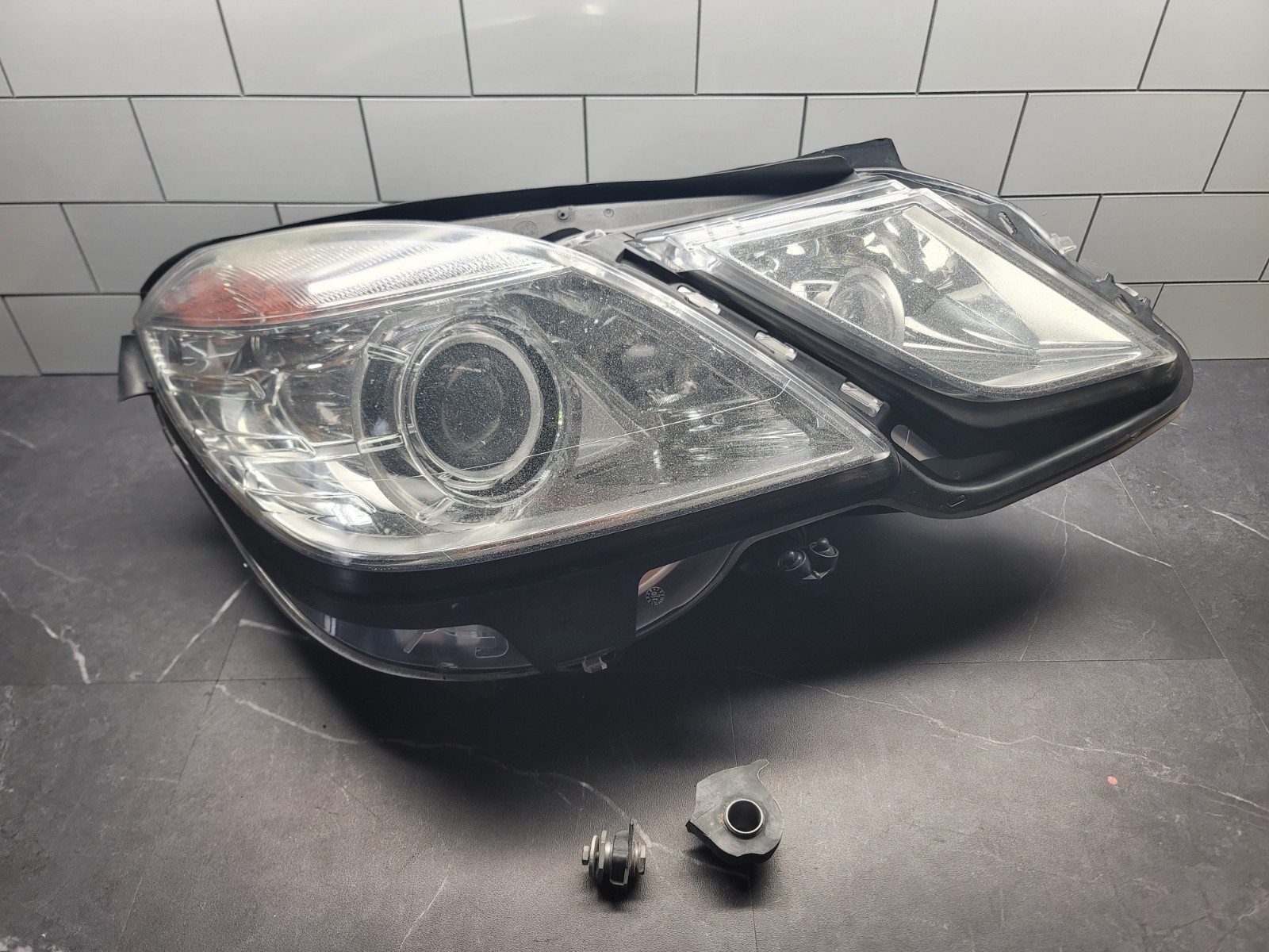 10-13 Mercedes E350 E550 LH Right Bi-Xenon AFS LED Headlight A2128206061KZ 10-13 Mercedes E350 E550 LH Right Bi-Xenon AFS LED Headlight A2128206061KZ