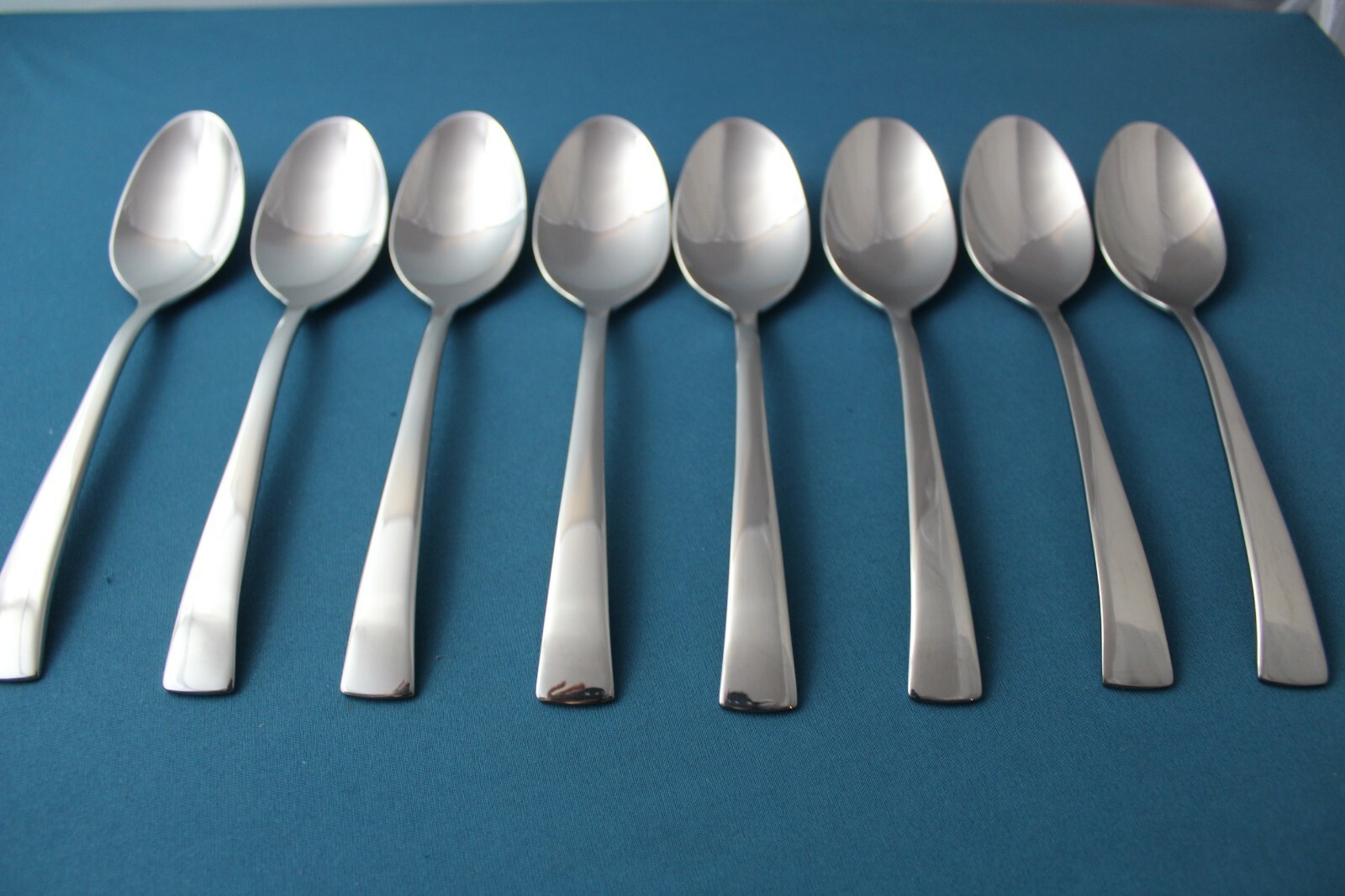 Zwilling J A Henckels BELLASERA Glossy Oval Soup Spoons (8pc) 18/10 NEW 7 1/4\