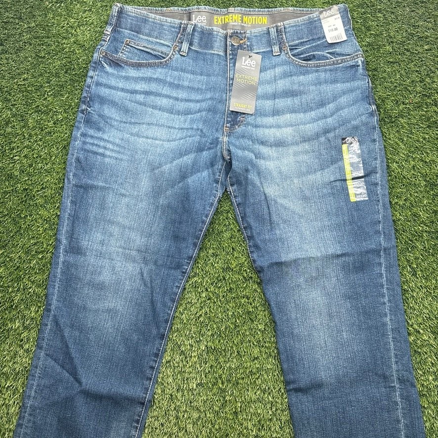 Lee Extreme Motion Straight Fit Tapered Leg Jeans Mens 38x30 Blue New Lee Extreme Motion Straight Fit Tapered Leg Jeans Mens 38x30 Blue New