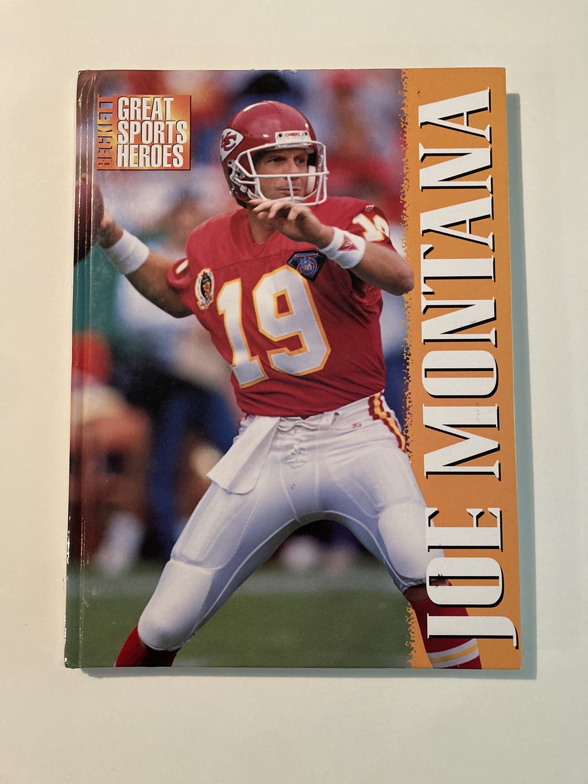 Vintage 1995 Joe Montana San Francisco 49ers Great Sports Heroes Book (Good) Vintage 1995 Joe Montana San Francisco 49ers Great Sports Heroes Book (Good)