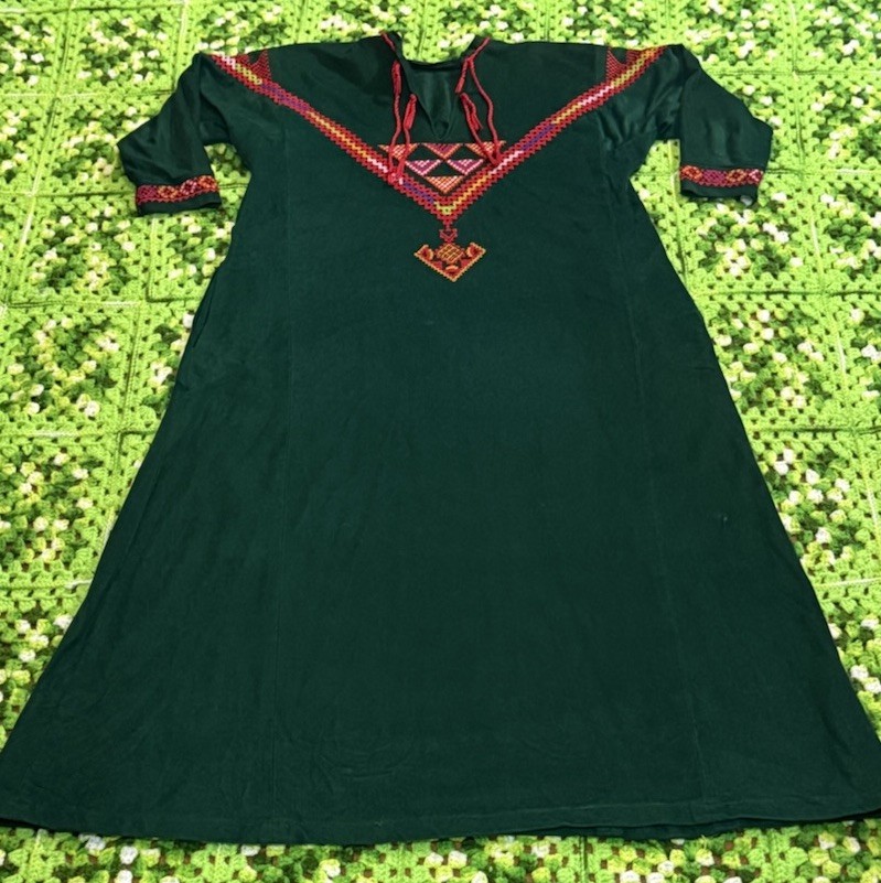 Vtg Hippie Groovy House Dress Boho Green Retro Embroidery Details Cosplay Vtg Hippie Groovy House Dress Boho Green Retro Embroidery Details Cosplay