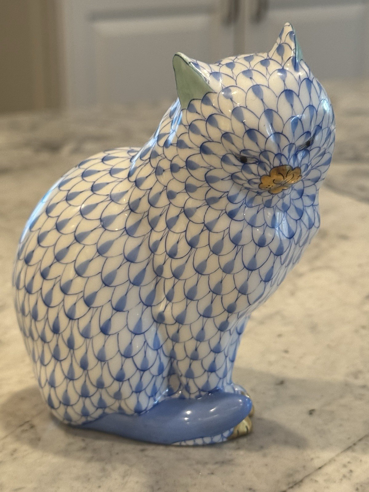 AUTHENTIC Herend Hungary Blue And White Cat Fishnet Gold Accent Figurine AUTHENTIC Herend Hungary Blue And White Cat Fishnet Gold Accent Figurine
