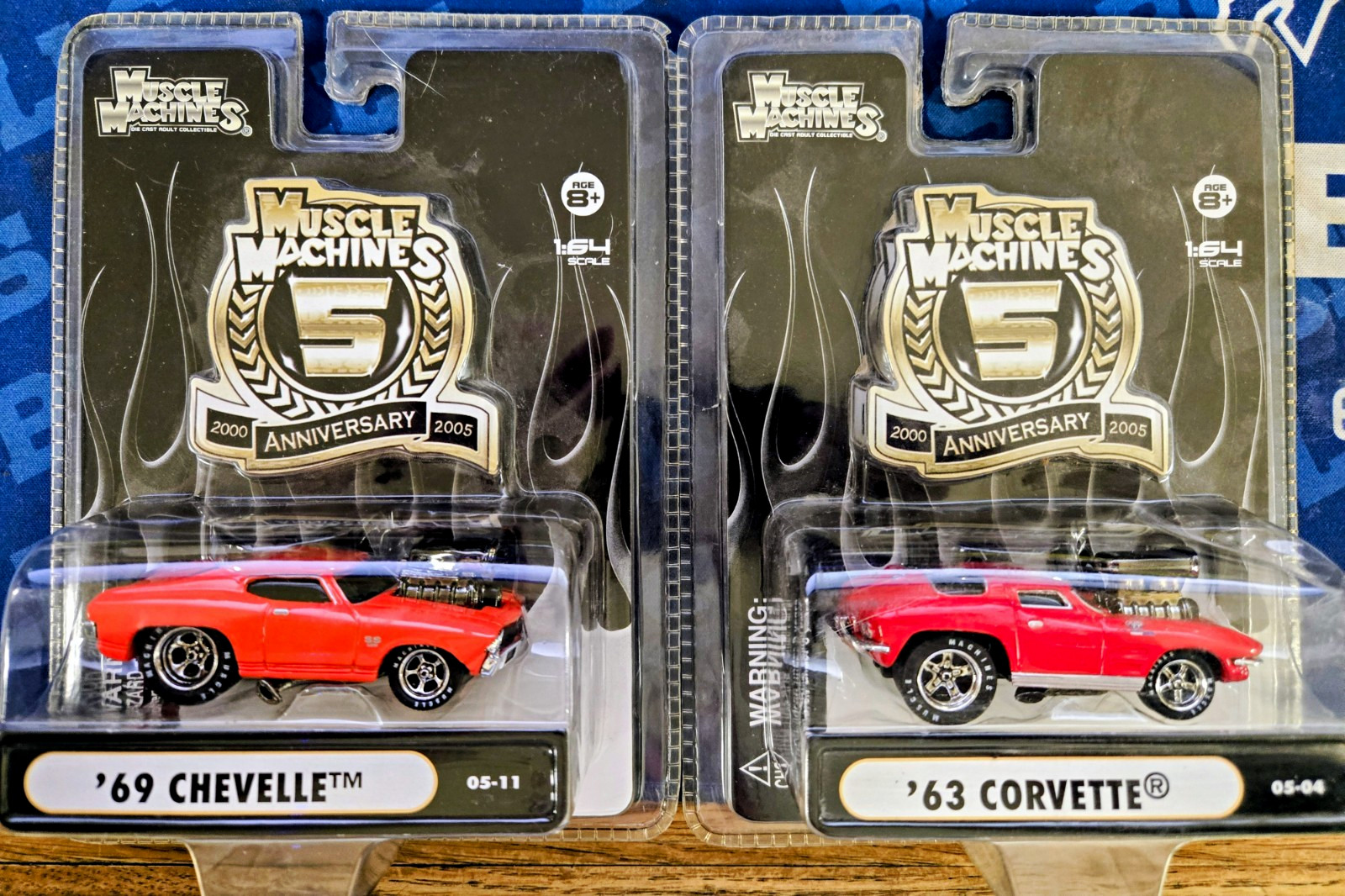 Muscle Machines 1:64 5th Anniversary 1969 Chevelle And 63 Corvette Diecast Car Muscle Machines 1:64 5th Anniversary 1969 Chevelle And 63 Corvette Diecast Car