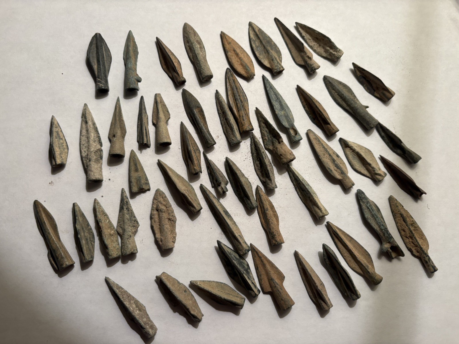 One (1) Genuine Authentic Ancient Roman / Greek Arrowhead Artifact, Museum Grade One (1) Genuine Authentic Ancient Roman / Greek Arrowhead Artifact, Museum Grade