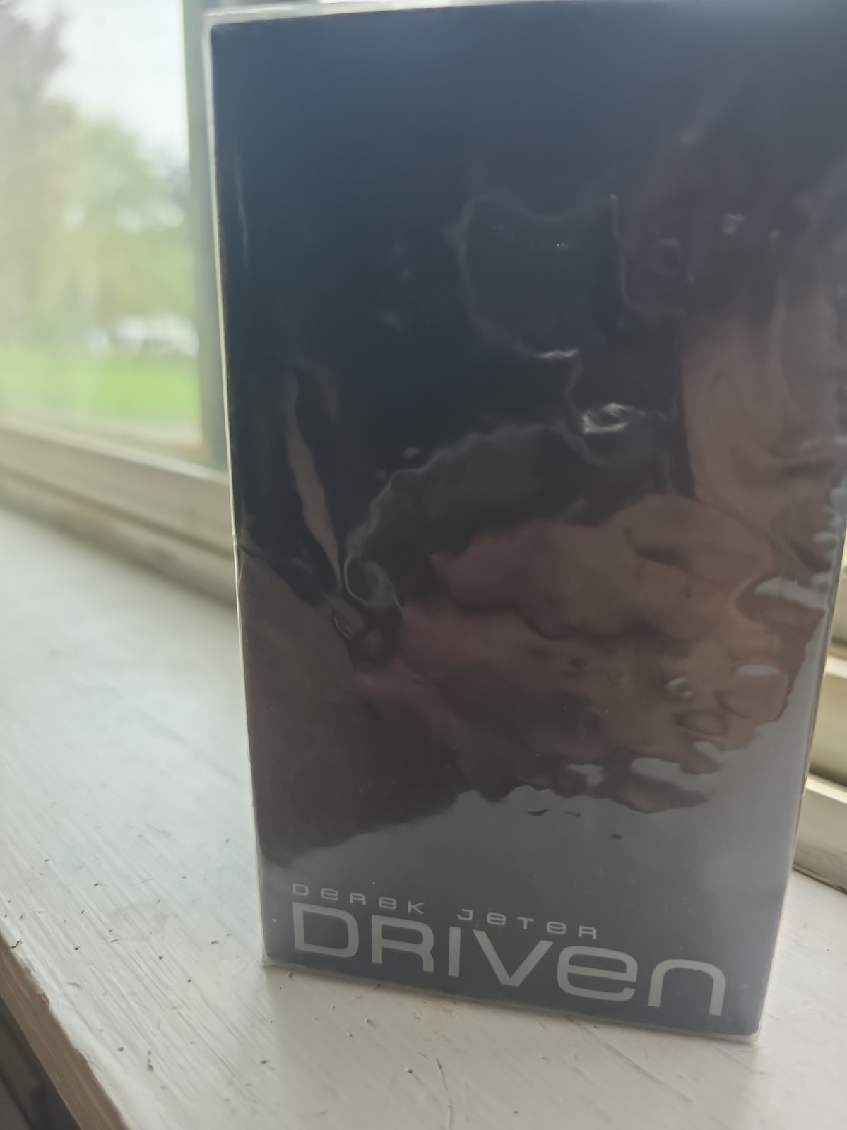 AVON Derek Jeter Driven - BLACK Spray 2.5 fl oz Cologne Discontinued Sealed AVON Derek Jeter Driven - BLACK Spray 2.5 fl oz Cologne Discontinued Sealed