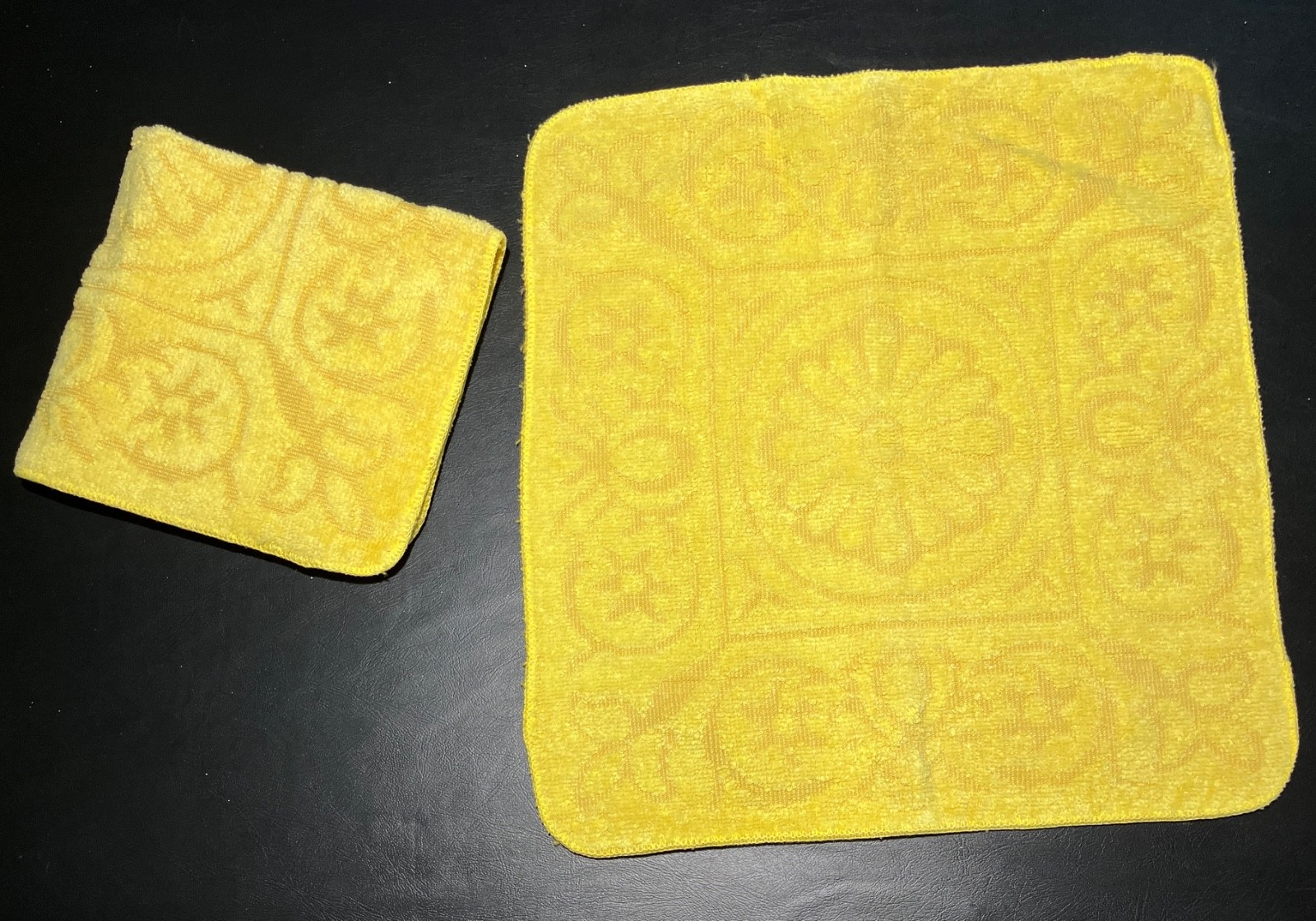 Sears vintage Drylon Yellow sculpted damask washcloths from the 1970’s. Set of 2