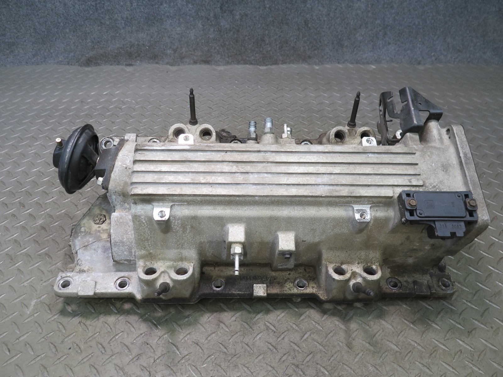92-93 CHEVROLET CORVETTE C4 V8 5.7L LT1 ENGINE INTAKE MANIFOLD 81K MILES OEM