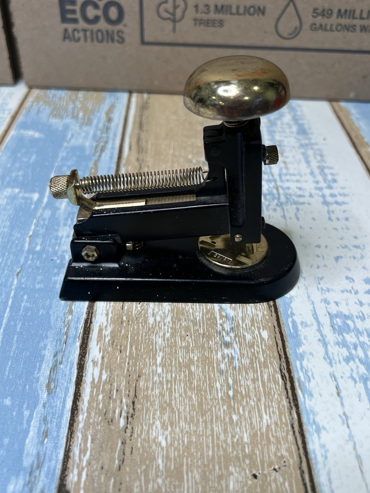 El Casco Stapler M-1 Black 23kt Karat Gold Plated Made in Spain Desk Stapler El Casco Stapler M-1 Black 23kt Karat Gold Plated Made in Spain Desk Stapler
