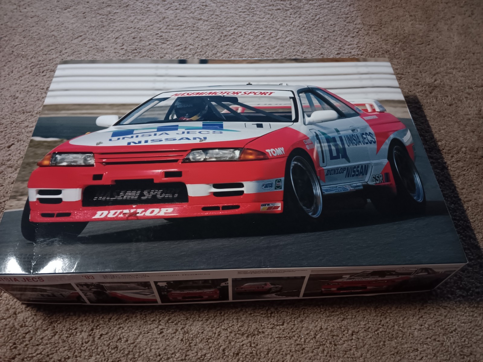 Fujimi 1/12 Large Scale 1993 NISSAN SKYLINE R32 Unisia Jecs Plastic Model Kit Fujimi 1/12 Large Scale 1993 NISSAN SKYLINE R32 Unisia Jecs Plastic Model Kit
