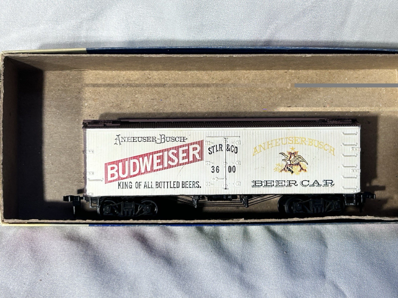 Nice Roundhouse Budweiser Old Time Reefer HO Nice Roundhouse Budweiser Old Time Reefer HO