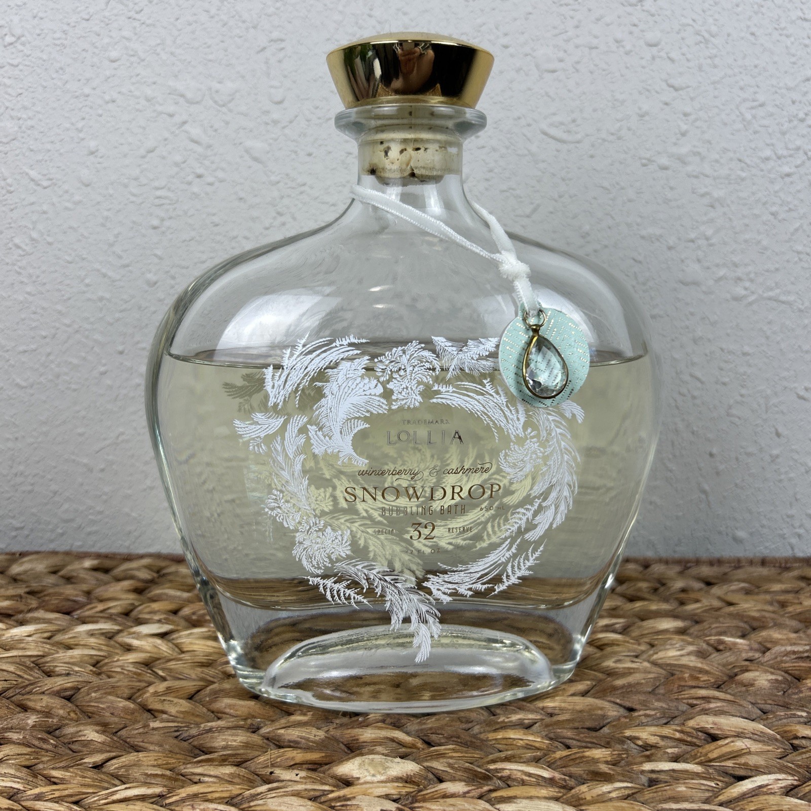 Lollia Winterberry & Cashmere Snowdrop Bubble Bath 22oz, READ DESCRIPTION Lollia Winterberry & Cashmere Snowdrop Bubble Bath 22oz, READ DESCRIPTION