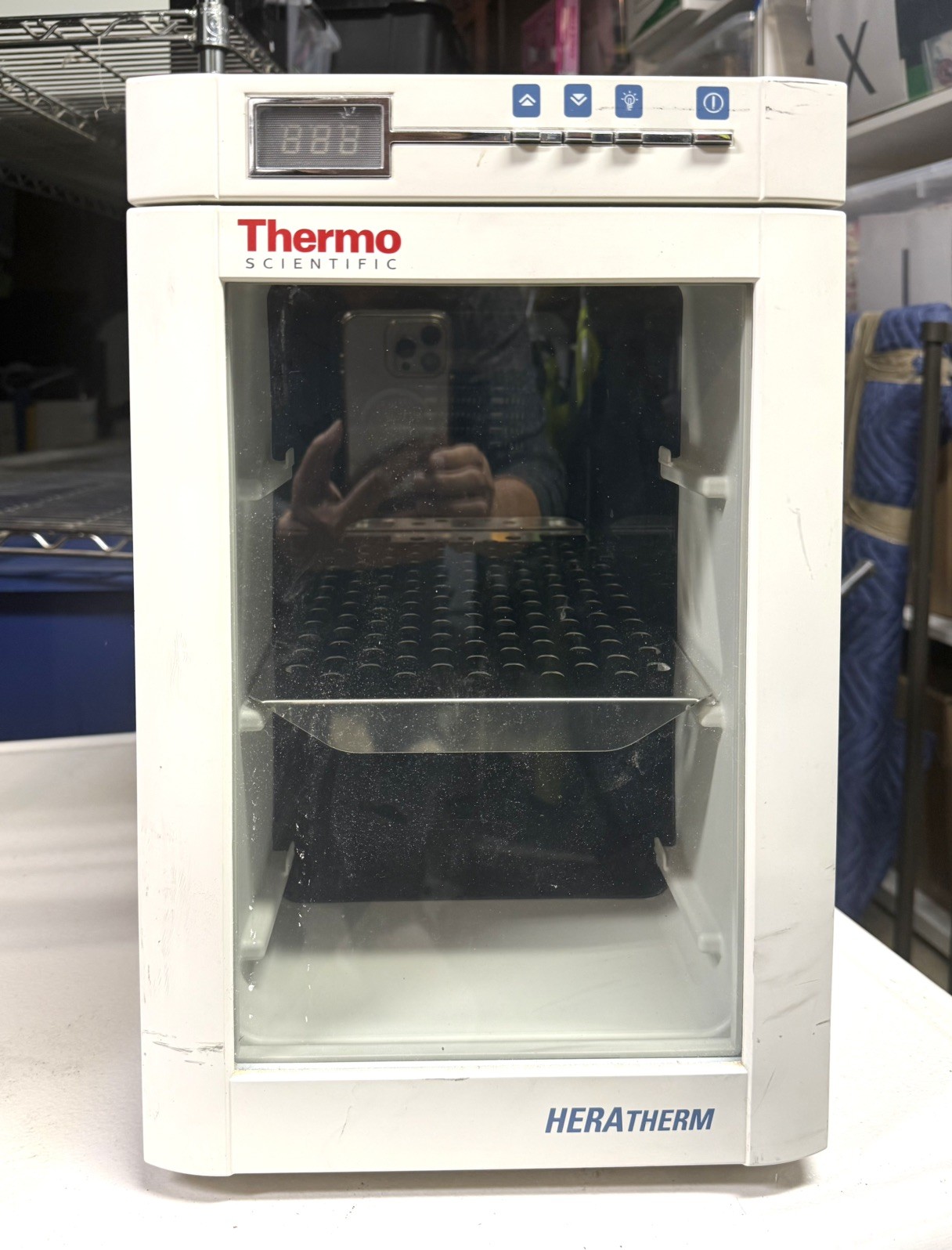 Thermo Scientific Heratherm IMC18 Compact Microbiological Incubator 50125590
