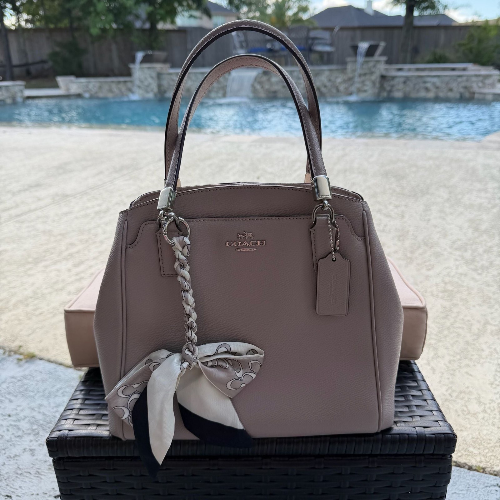 Coach Beige Leather Minetta Satchel Handbag #001 Coach Beige Leather Minetta Satchel Handbag #001