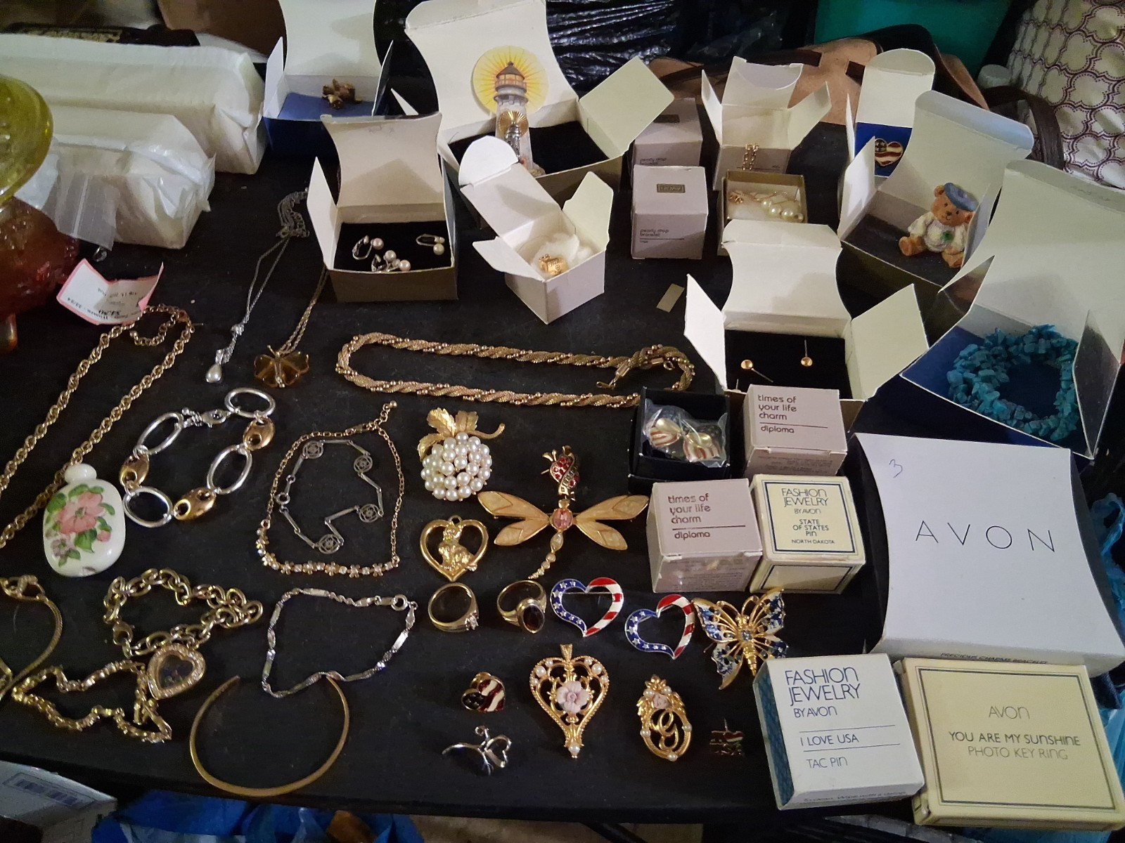 Vintage Large Lot Avon Pins Necklaces Bracelets Earrings Rings jewelry Lot Vintage Large Lot Avon Pins Necklaces Bracelets Earrings Rings jewelry Lot