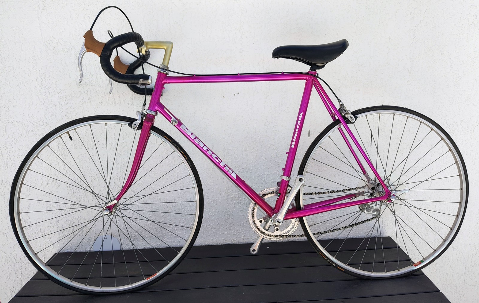 Vintage 1988 Bianchi 56cm Road Bike Campagnolo Triomphe Mavic 700c Fuchsia Pink