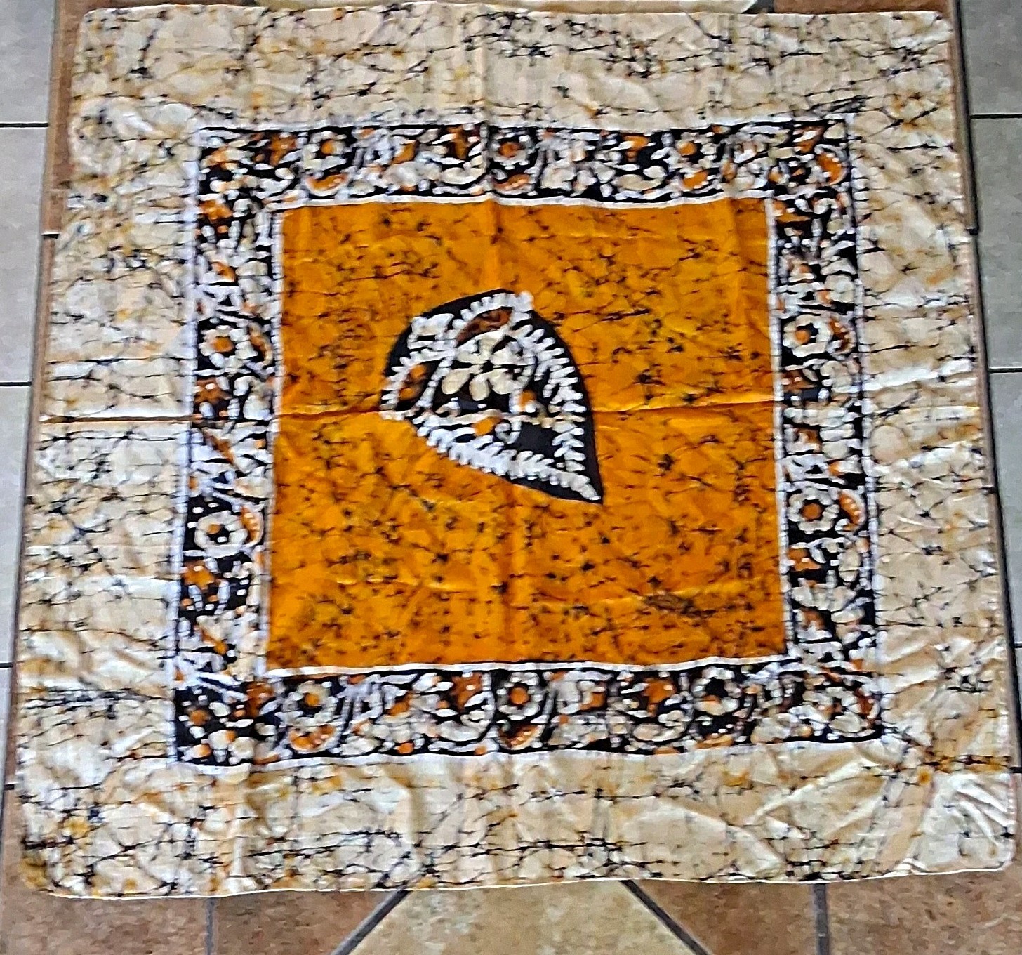 Vtg 1990s Pure Mulberry Silk Scarf Made in India Batik Abstract Smooth Square Vtg 1990s Pure Mulberry Silk Scarf Made in India Batik Abstract Smooth Square