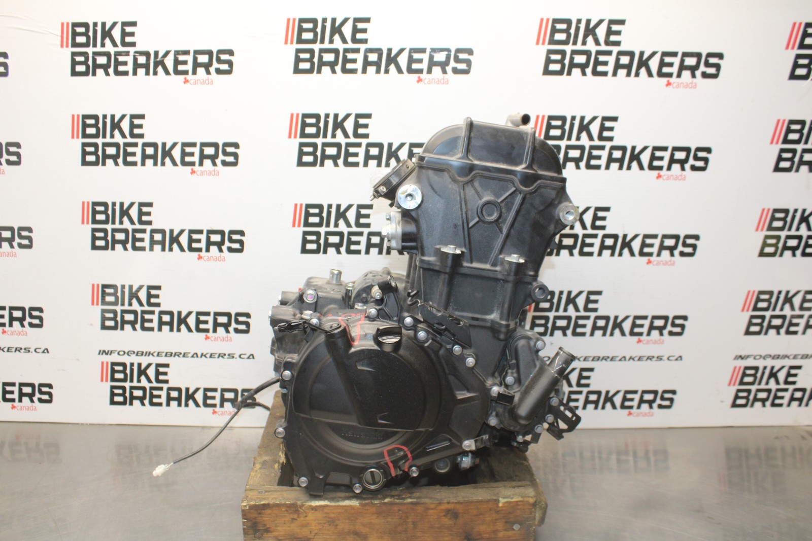 18-26 KAWASAKI Z400 9,658KM ENGINE MOTOR BB852