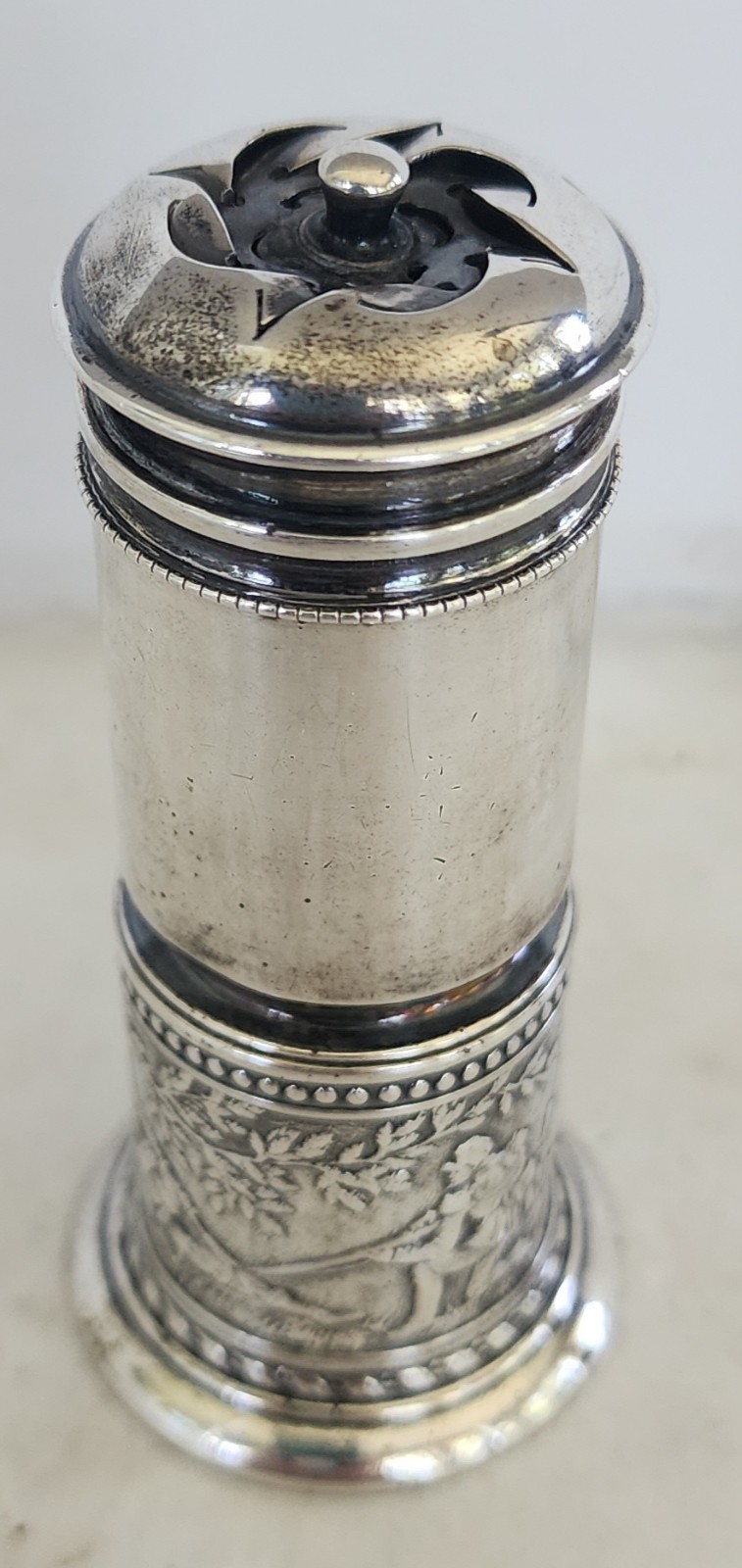VTG Gorham Sterling Silver Shaker Hunting Military Scene Union Square NY 67.09g VTG Gorham Sterling Silver Shaker Hunting Military Scene Union Square NY 67.09g