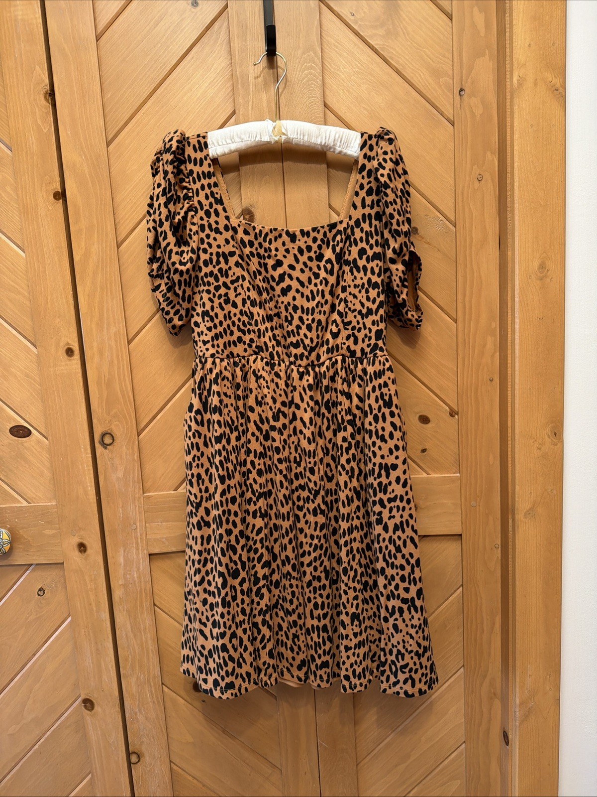 Betsy Johnson Torrid Womens Plus Sized Leopard Print Dress EUC Torrid size 1 Betsy Johnson Torrid Womens Plus Sized Leopard Print Dress EUC Torrid size 1