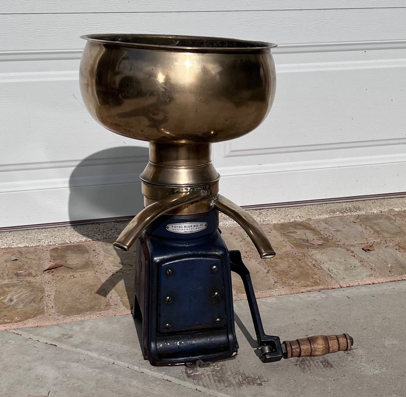 Vintage Montgomery Ward Royal Blue No.43 Cream Separator Brass Bowl Farm Dairy