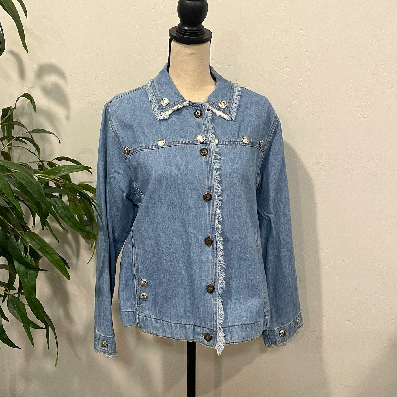 NWT Vintage CMC Southwestern Concho Denim Jacket Fringe Raw Hem USA Size M