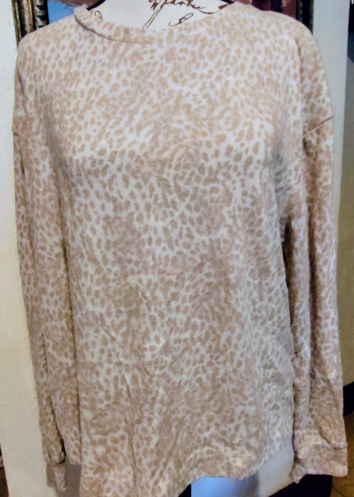 Time and Tru Very Soft Leopard Cheetah Print Casual Shirt Size Small