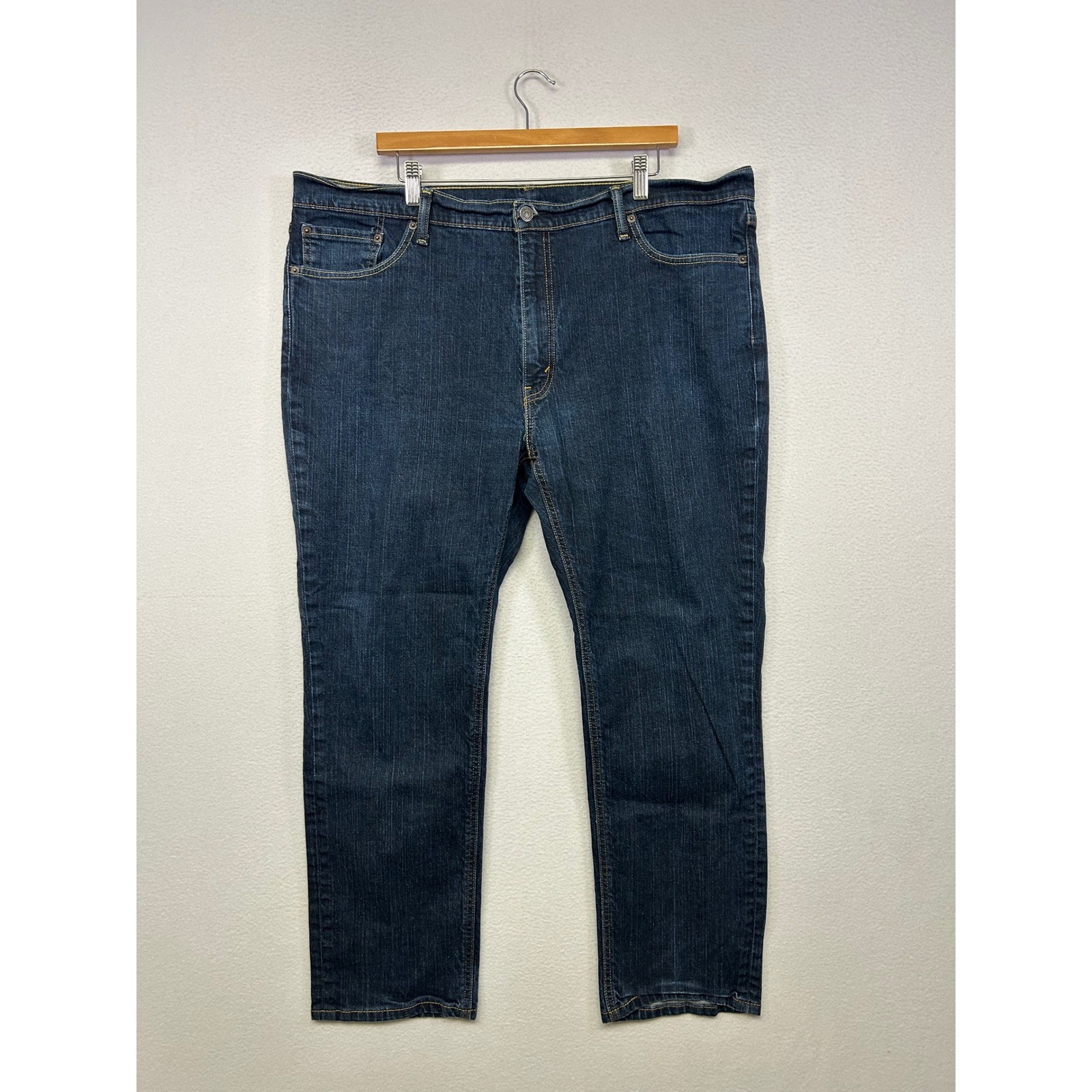 Classic Americana Levi\'s Mens 42x30 Dark Wash 541 Athletic Taper Jeans