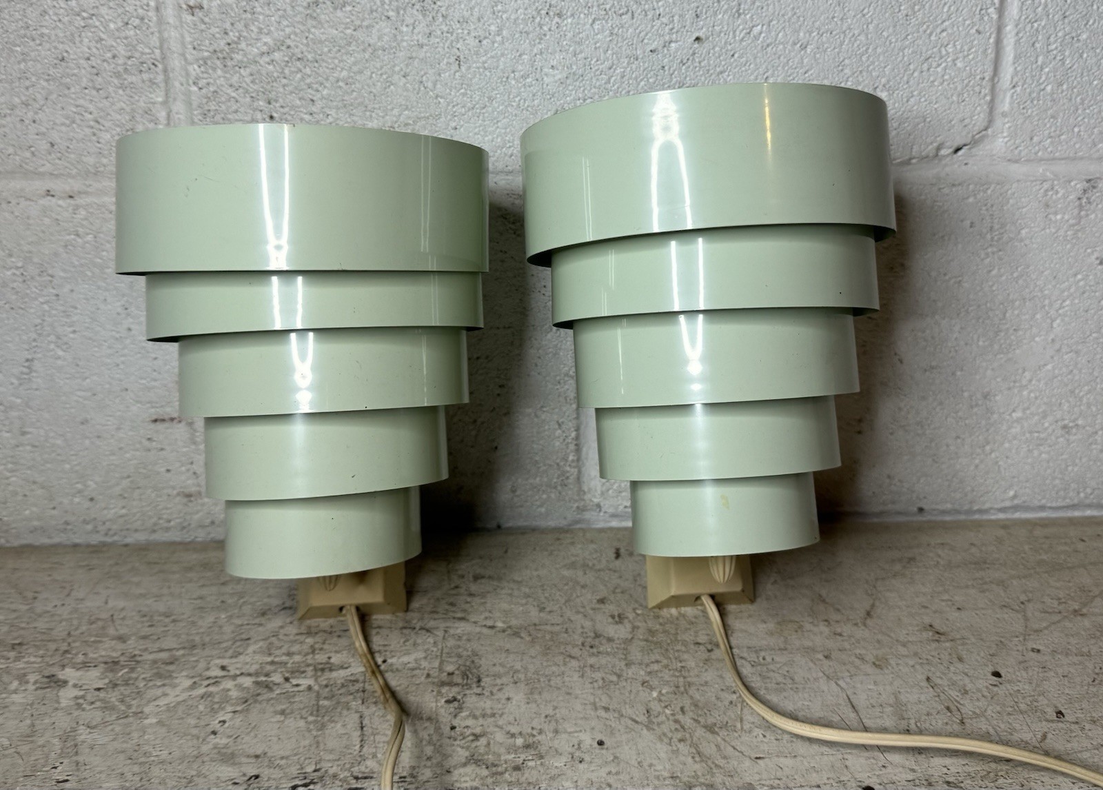 Vintage Pair MCM Wall Sconce Light Fixture Tiered Venetian Shades Turquoise