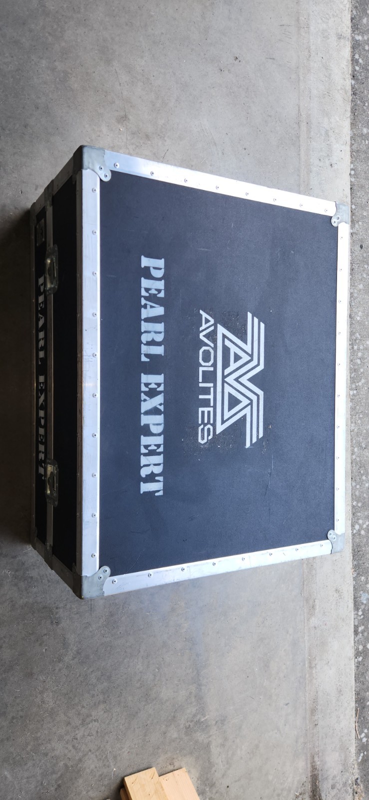 Avolites Pearl Expert Console with Wing and Road Case - Tested - As Is Avolites Pearl Expert Console with Wing and Road Case - Tested - As Is