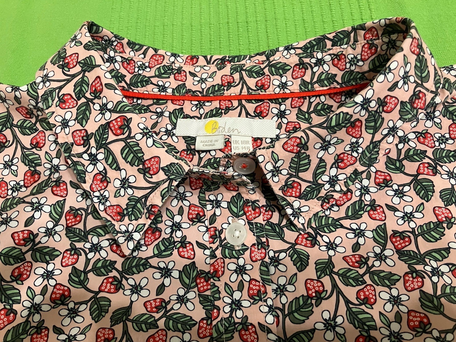 Boden Women’s *14* Button Down  Strawberries Shirt SUPER CUTE