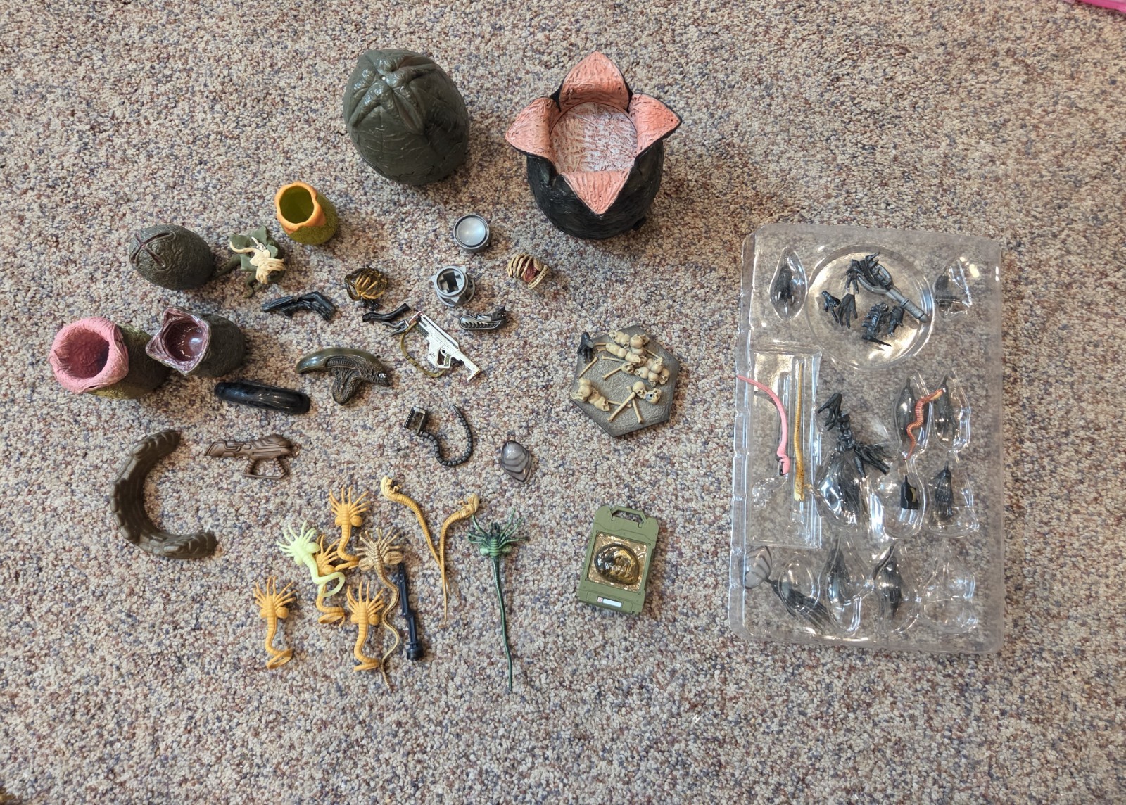 Neca Xenomorph Alien Predator Lot of Hands, Eggs, Facehuggers, Weapons