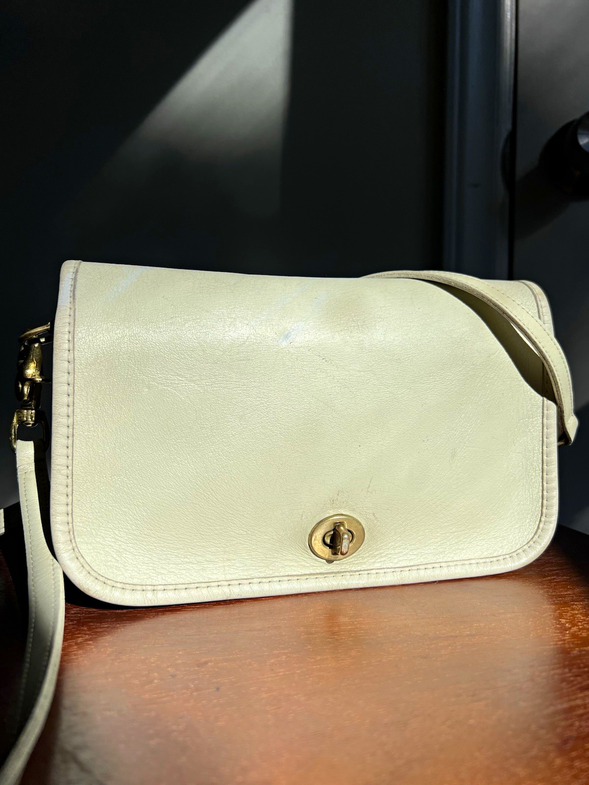 Vintage Coach Classic Shoulder Bag 9724 Bone Leather NYC USA Made ENTRUPY COA Vintage Coach Classic Shoulder Bag 9724 Bone Leather NYC USA Made ENTRUPY COA