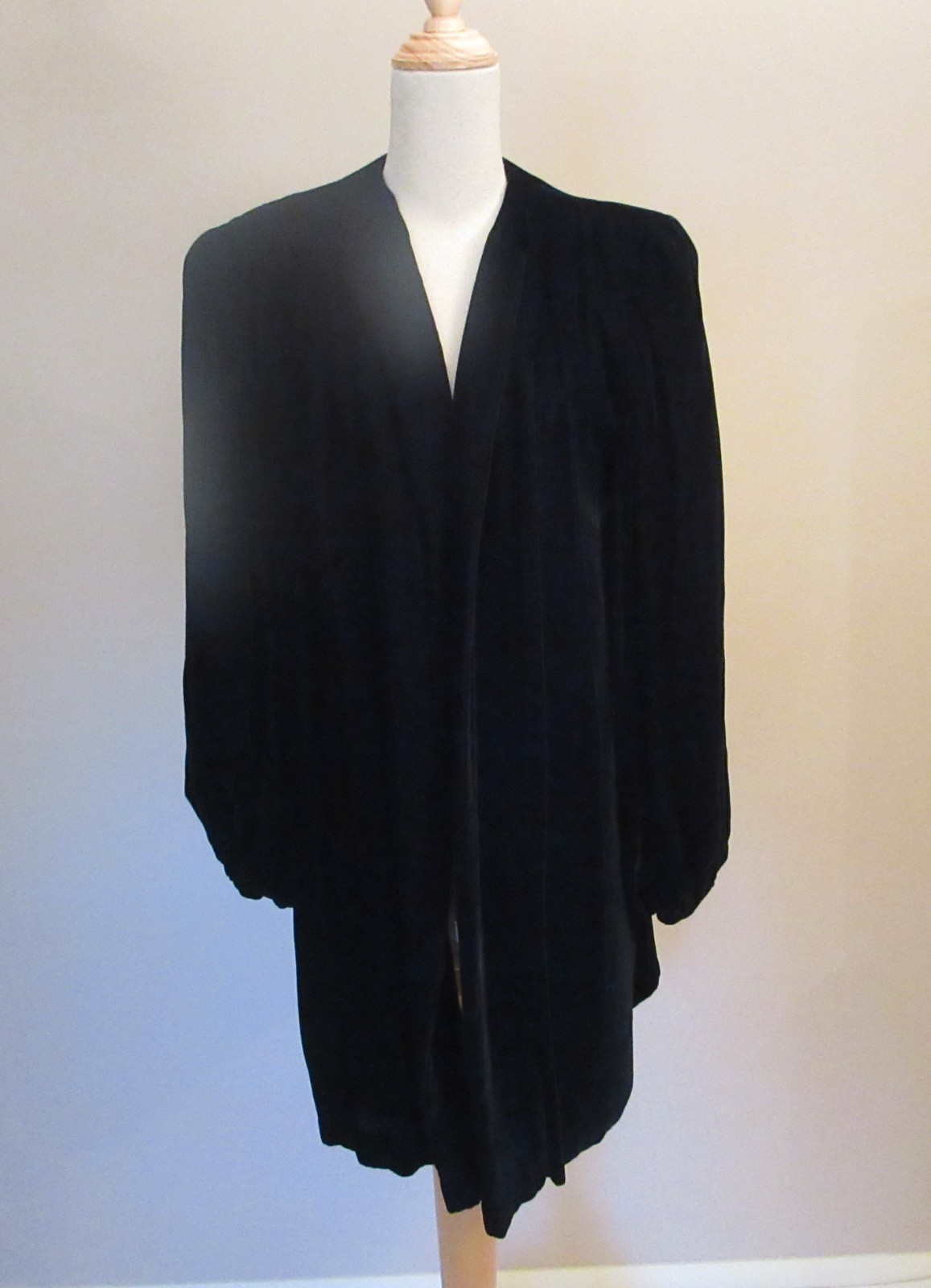 Vintage 1940s Black Velvet Swing Coat Union Label sz M/L Vintage 1940s Black Velvet Swing Coat Union Label sz M/L