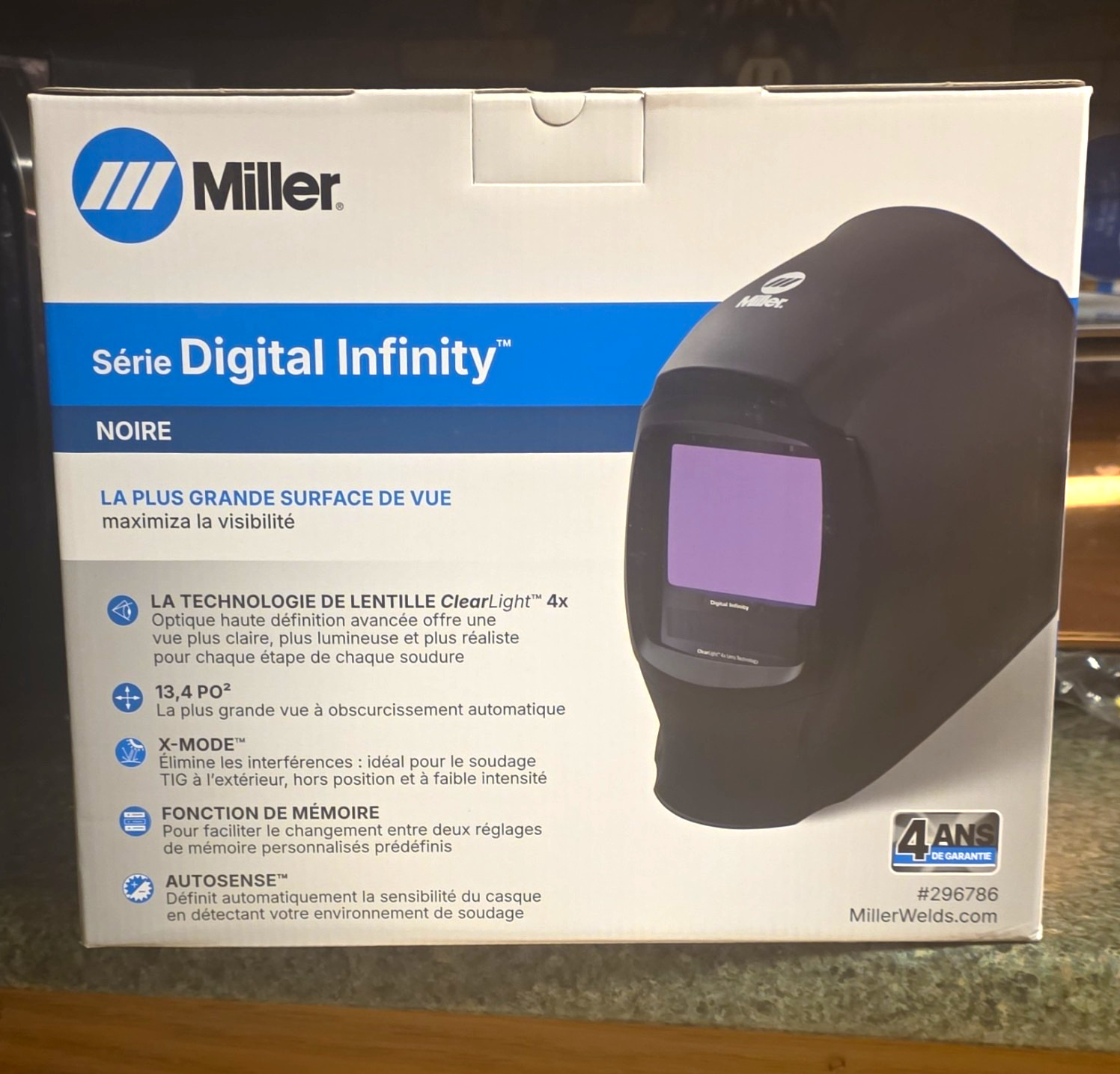 Miller Digital Infinity Auto-Darkening Welding Helmet Black 4-Sensor 296786 Miller Digital Infinity Auto-Darkening Welding Helmet Black 4-Sensor 296786