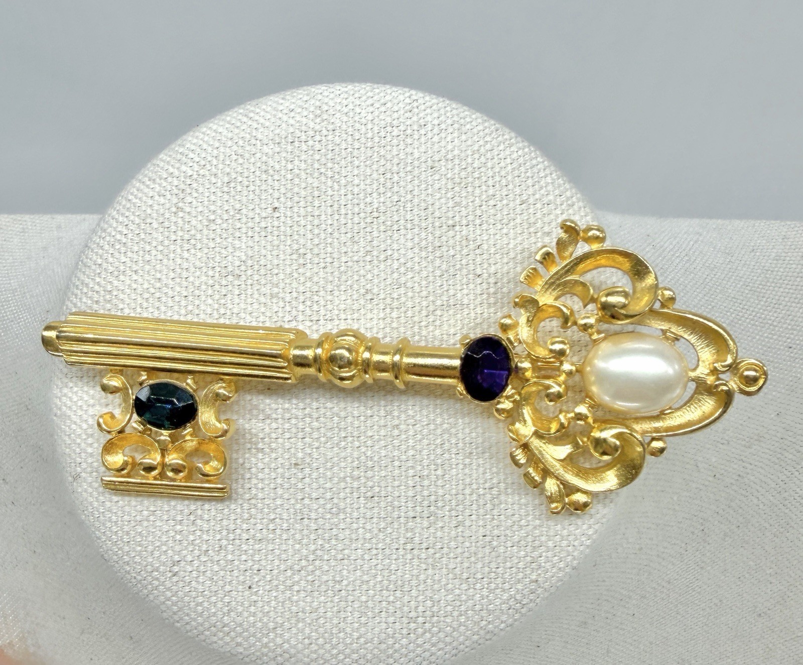 Vintage Trifari Key Brooch Signed Gold Tone Vintage Trifari Key Brooch Signed Gold Tone