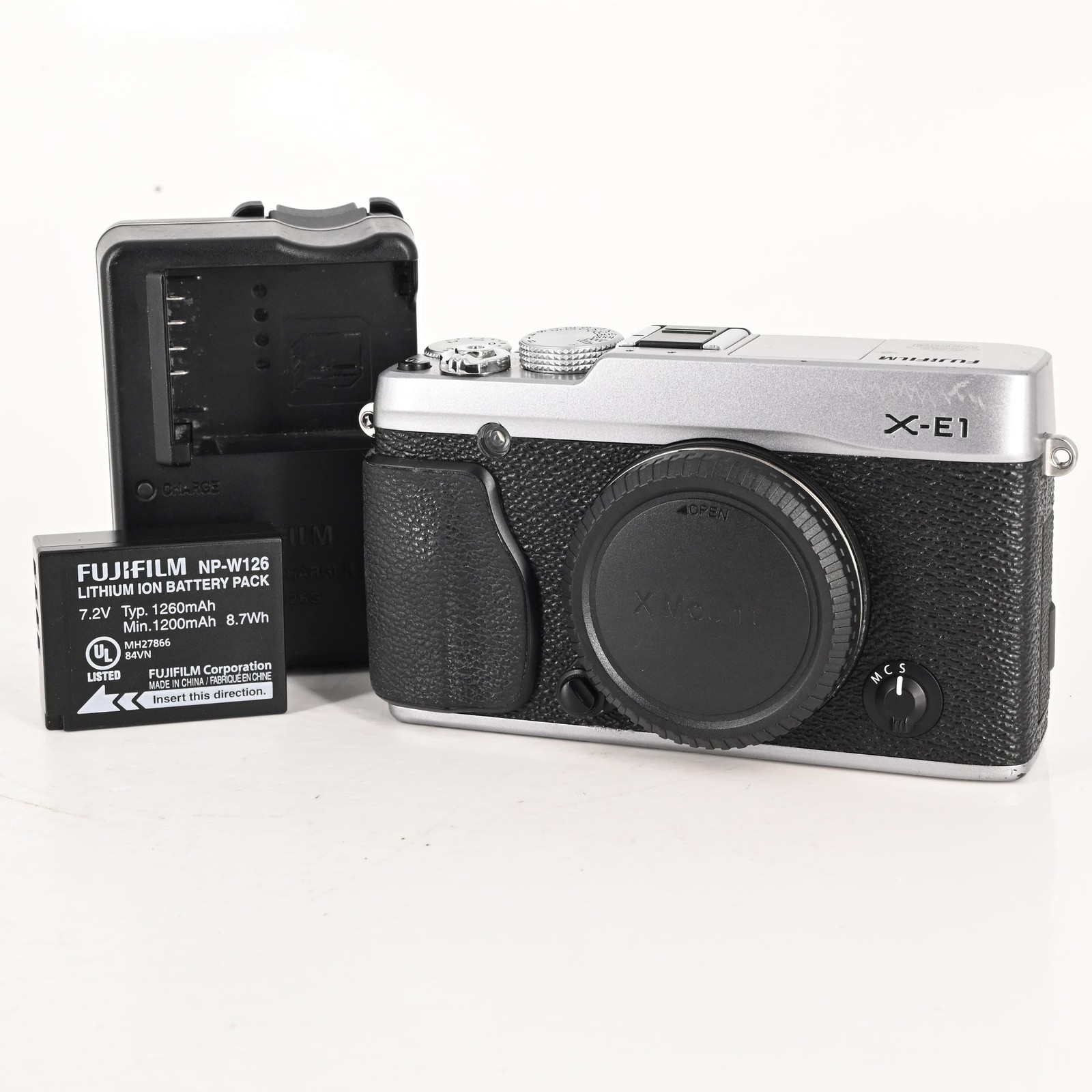 Fujifilm X-E1 16.3MP Mirrorless Digital Camera Body #327 Fujifilm X-E1 16.3MP Mirrorless Digital Camera Body #327