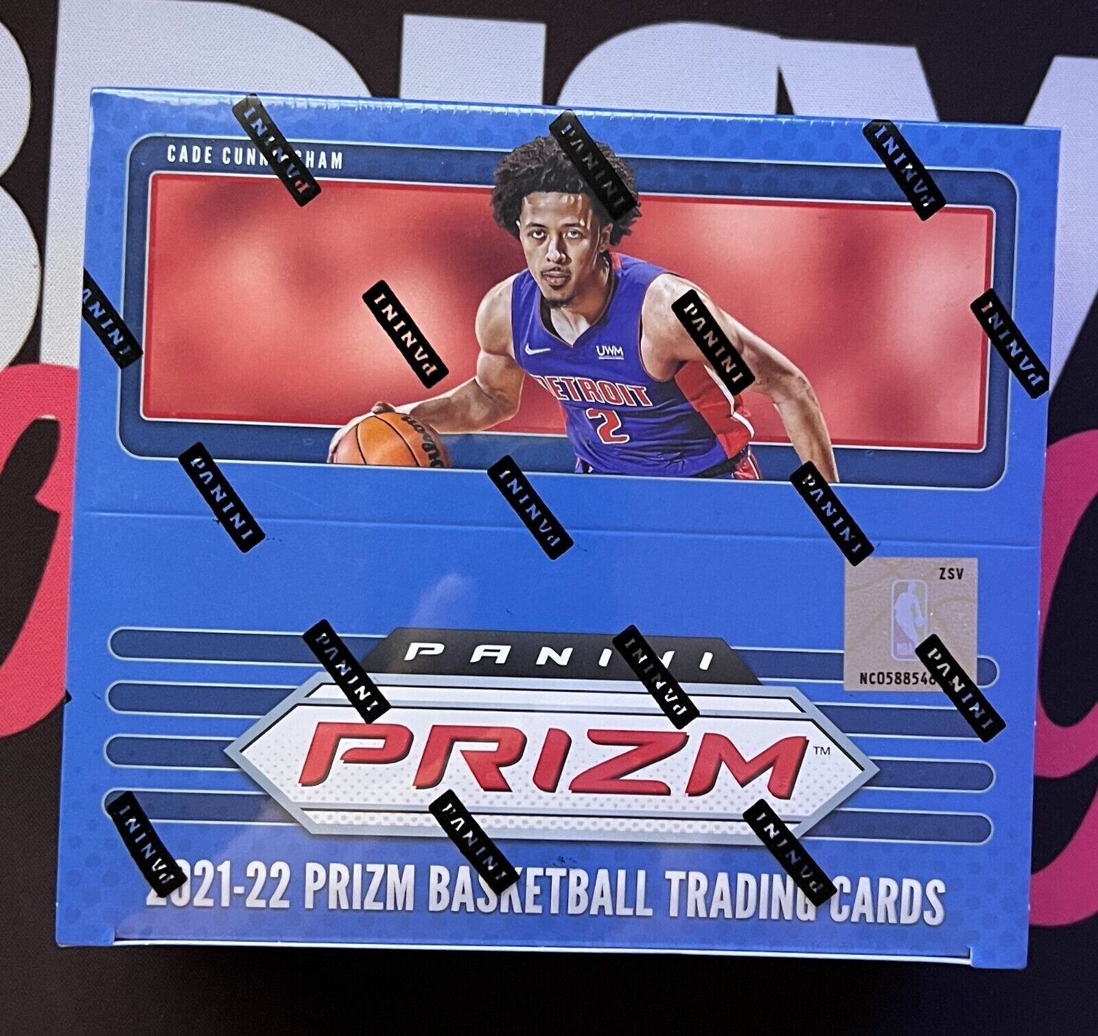 Panini 2021-22 Prizm NBA Basketball Retail Box - 96 Cards Panini 2021-22 Prizm NBA Basketball Retail Box - 96 Cards