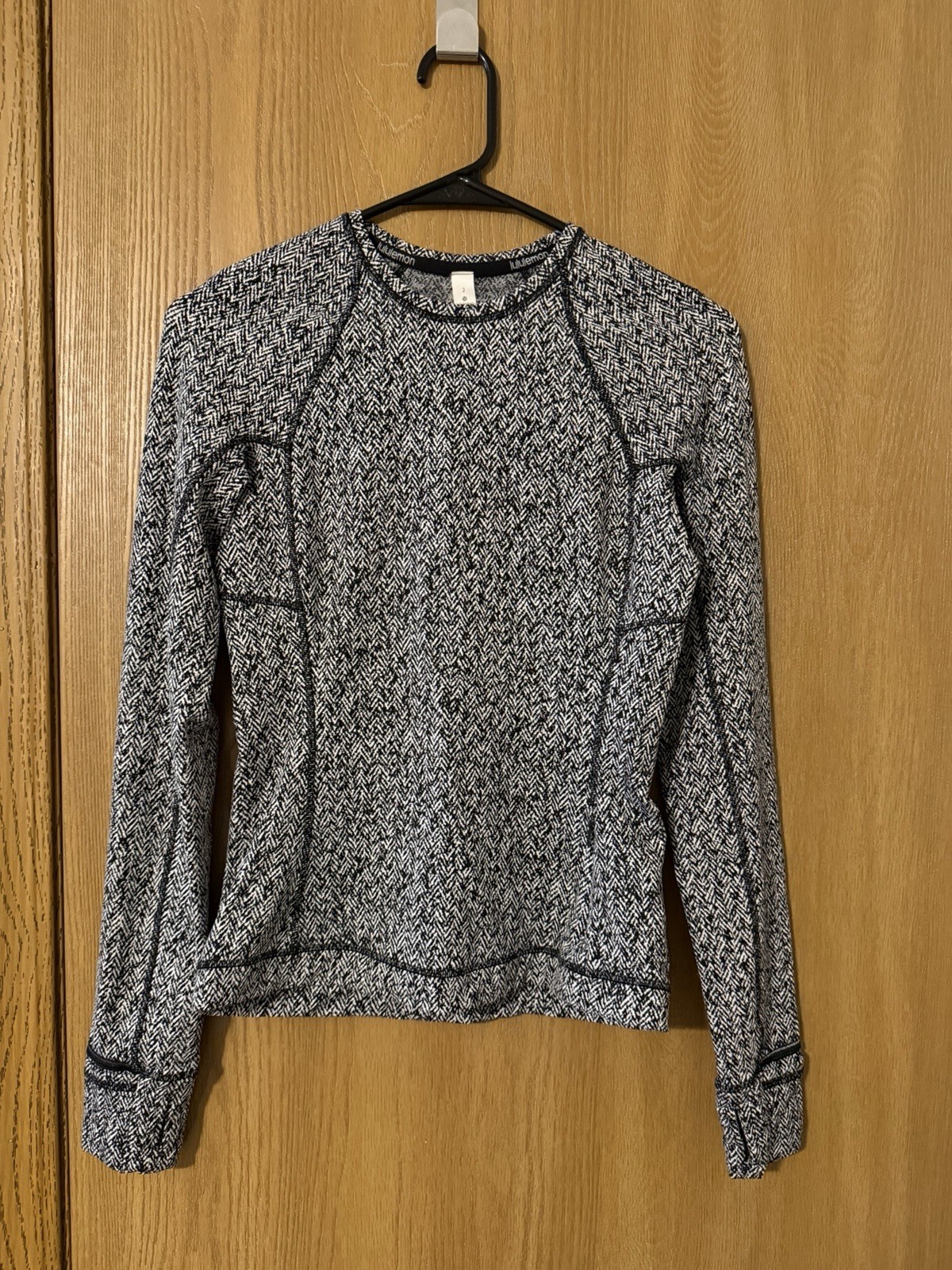 Lululemon Runderful Long Sleeve Size: 2