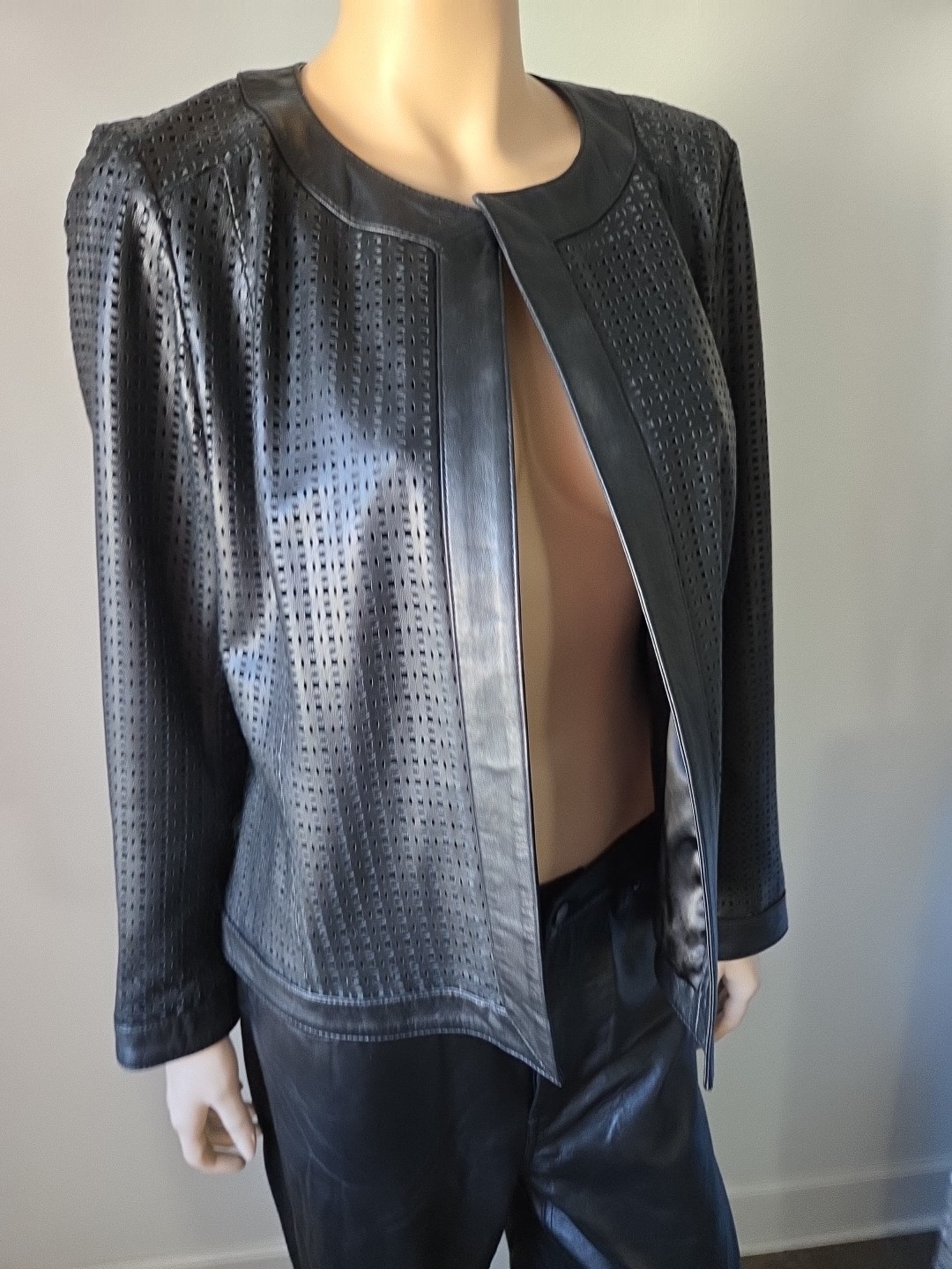 Saks Fifth Avenue Women\'s Black Leather Jacket Sz 12P