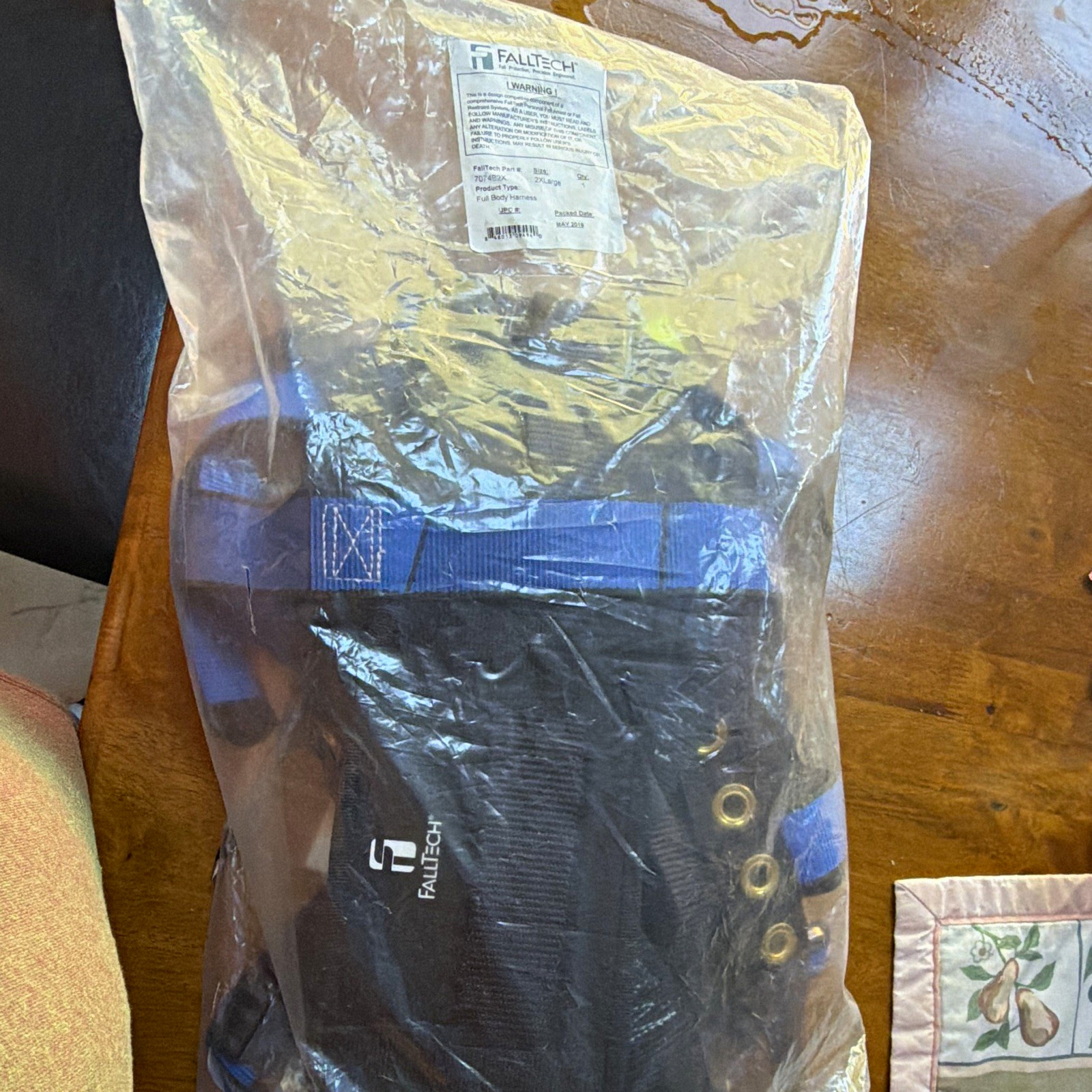 FallTech Full Body Harness 2XLarge, Model/MPN 7074B2X, Exp MAY 2019 FallTech Full Body Harness 2XLarge, Model/MPN 7074B2X, Exp MAY 2019