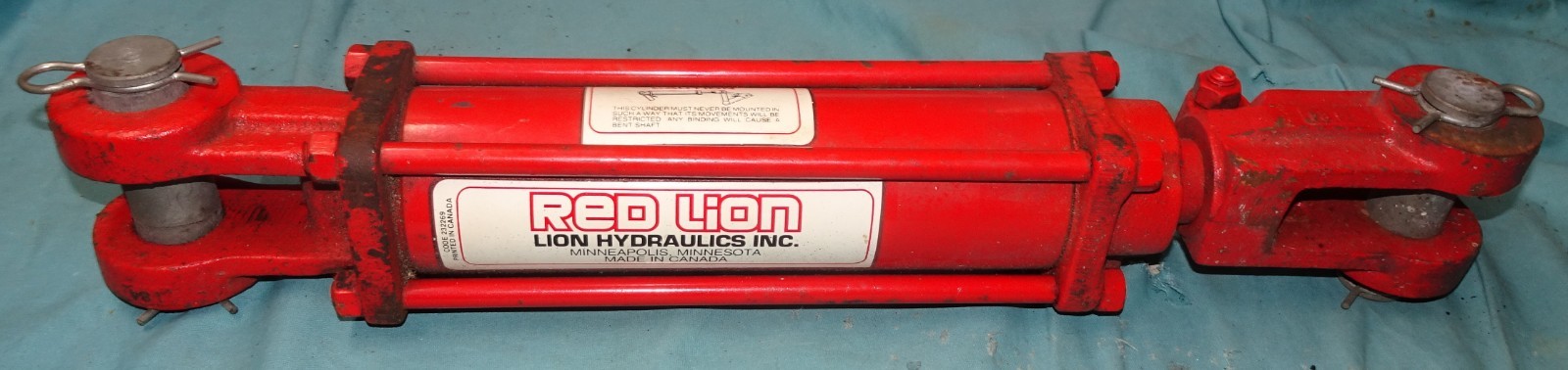 Lion Hydraulics = Hydraulic Cylinder
