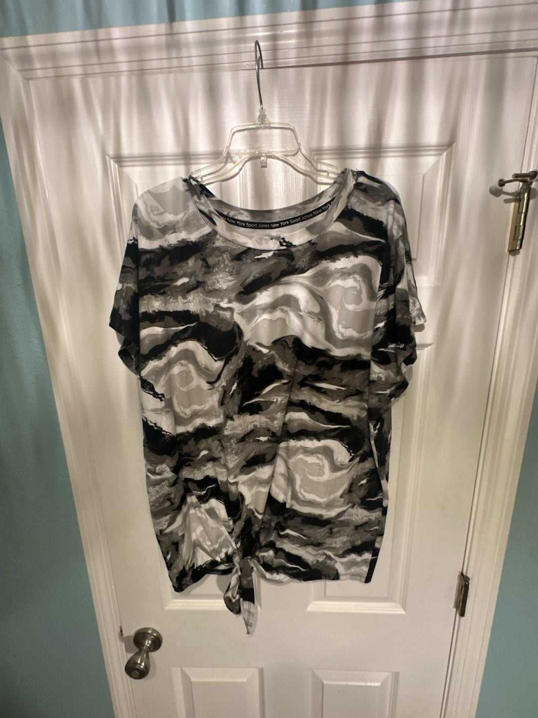 Jones New York Sport Black White Marble Print Short Sleeve Top Size M Jones New York Sport Black White Marble Print Short Sleeve Top Size M