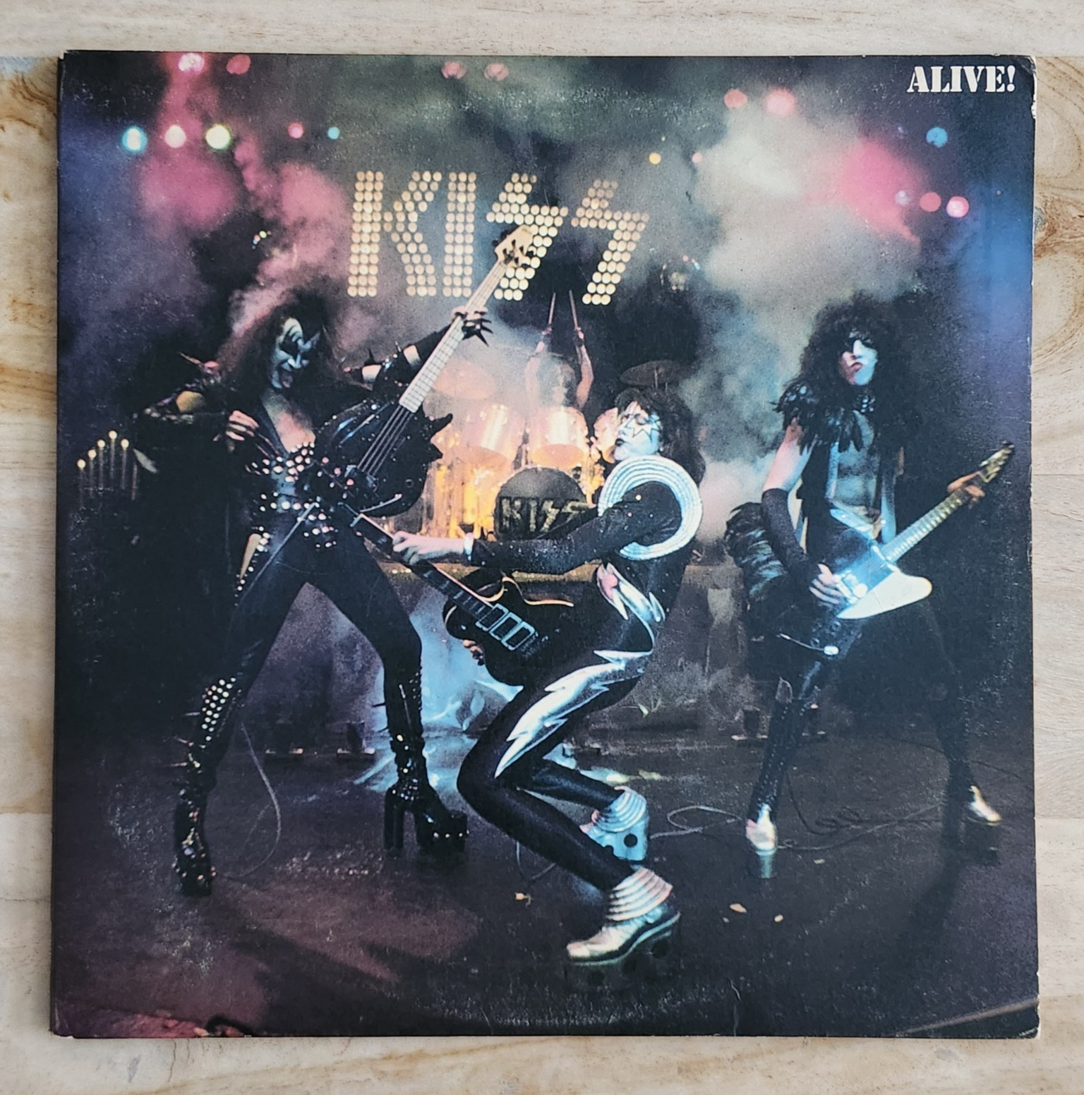 Kiss - Alive Vinyl 2LP 1977 Casablanca Early Reissue Gatefold w/ Booklet VG/VG+ Kiss - Alive Vinyl 2LP 1977 Casablanca Early Reissue Gatefold w/ Booklet VG/VG+