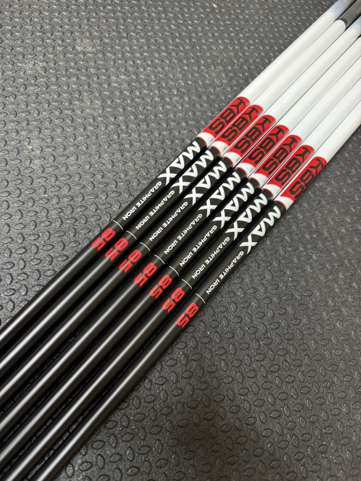 NEW KBS MAX Graphite 85g Stiff Flex Set of 7 Iron Shafts .370” Parallel Tip 41” NEW KBS MAX Graphite 85g Stiff Flex Set of 7 Iron Shafts .370” Parallel Tip 41”