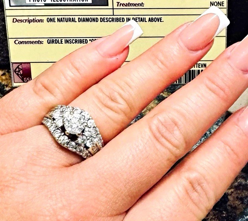 Jared 14k White Gold Natural Round Diamond GSI D I1 Good Cut Ring 7 Jared 14k White Gold Natural Round Diamond GSI D I1 Good Cut Ring 7