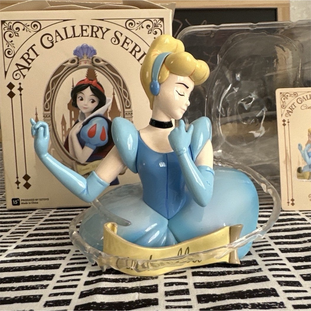 52Toys x Disney Art Gallery Series Princess Cinderella Figurine 52Toys x Disney Art Gallery Series Princess Cinderella Figurine