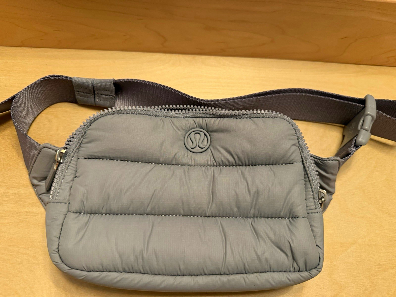 NWOT Lululemon Everywhere Belt Bag 1L Quilted Wunder Puff Light Grey Silver NWOT Lululemon Everywhere Belt Bag 1L Quilted Wunder Puff Light Grey Silver