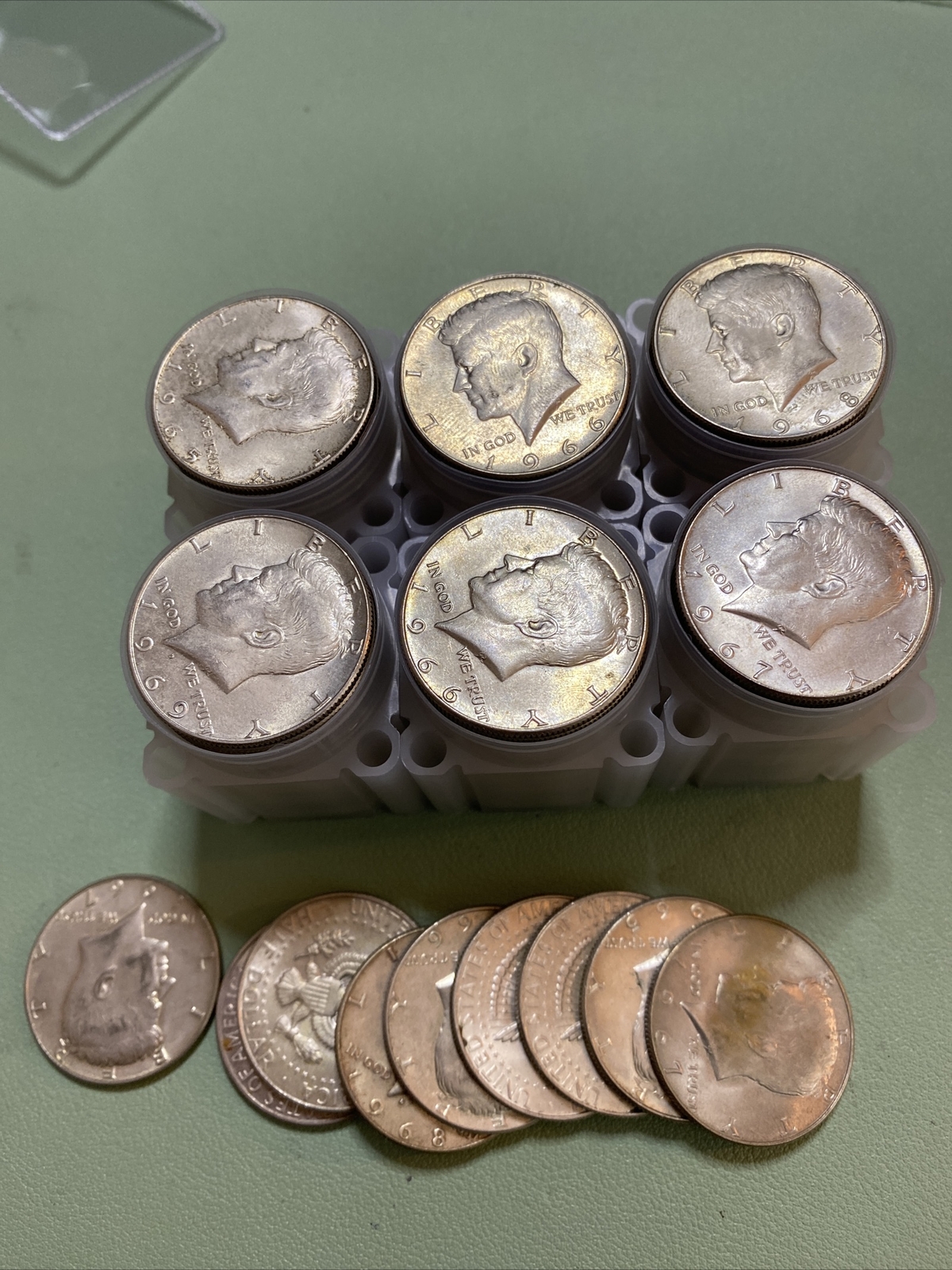 40% Silver Kennedy Half Dollar 50c - About Uncirculated AU Condition - 1 Coin 40% Silver Kennedy Half Dollar 50c - About Uncirculated AU Condition - 1 Coin