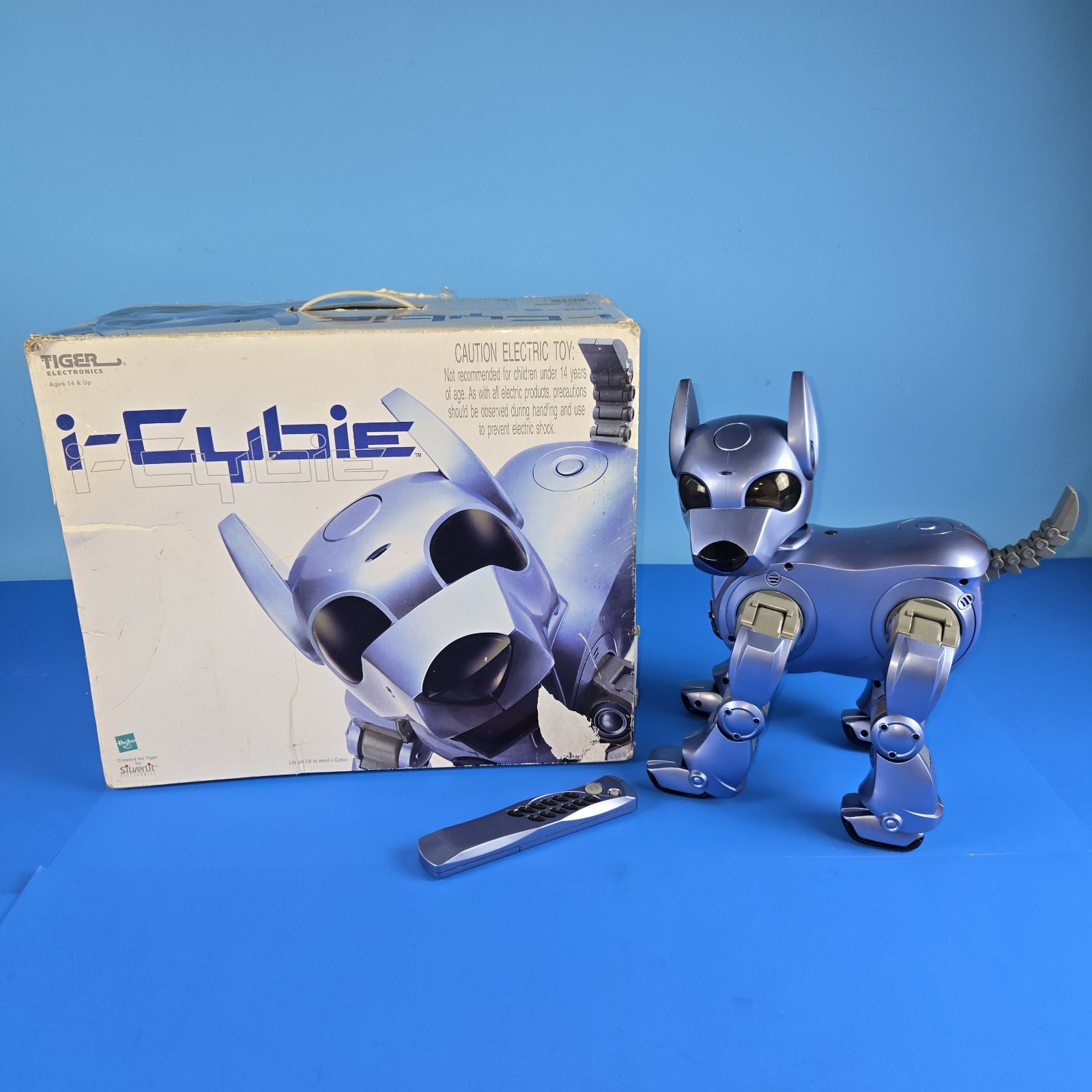 i-Cybie RC Blue Robot Dog by Tiger Electronics 2001 Hasbro