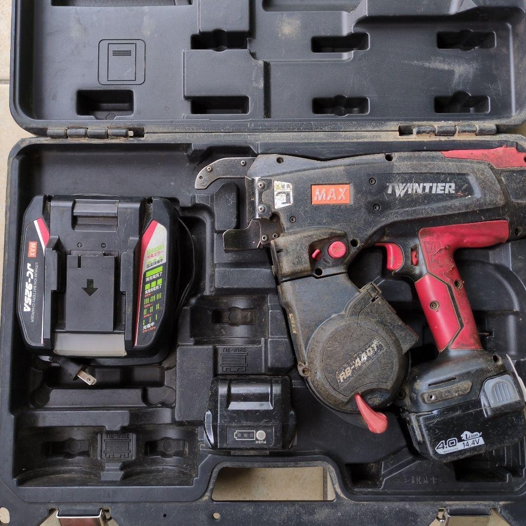 MAX TwinTier RB-440T-B2CA/1440A Cordless Rebar Tying Tool Set 14.4V 2x Batteries